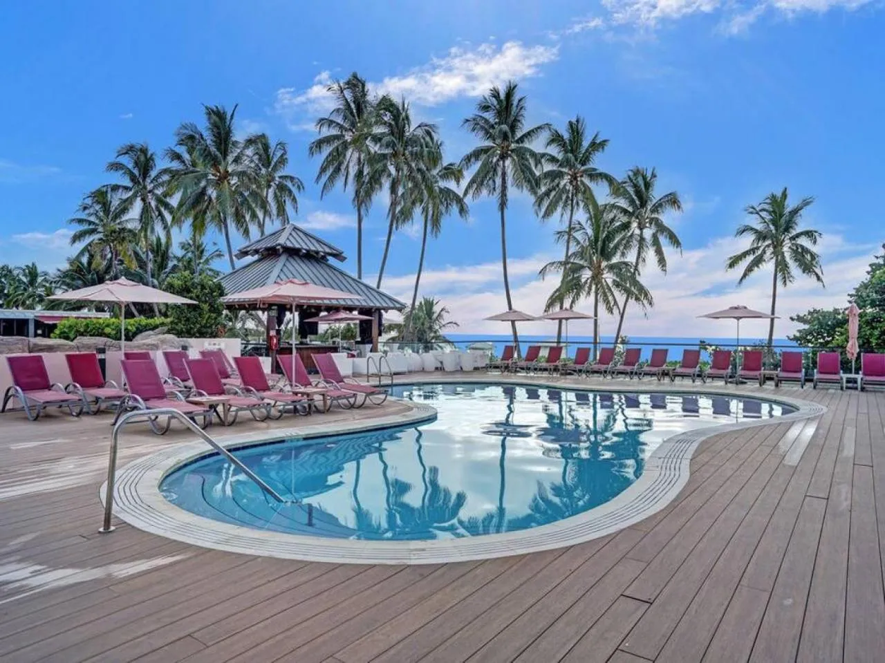 Swimming pool in Amazing Ocean View Condo Beach Service 1111