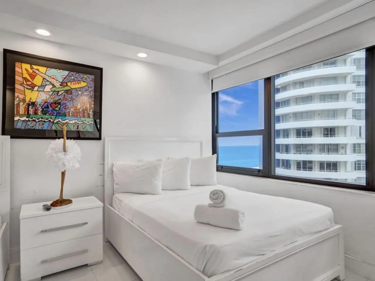 Bed in Amazing Ocean View Condo Beach Service 1111