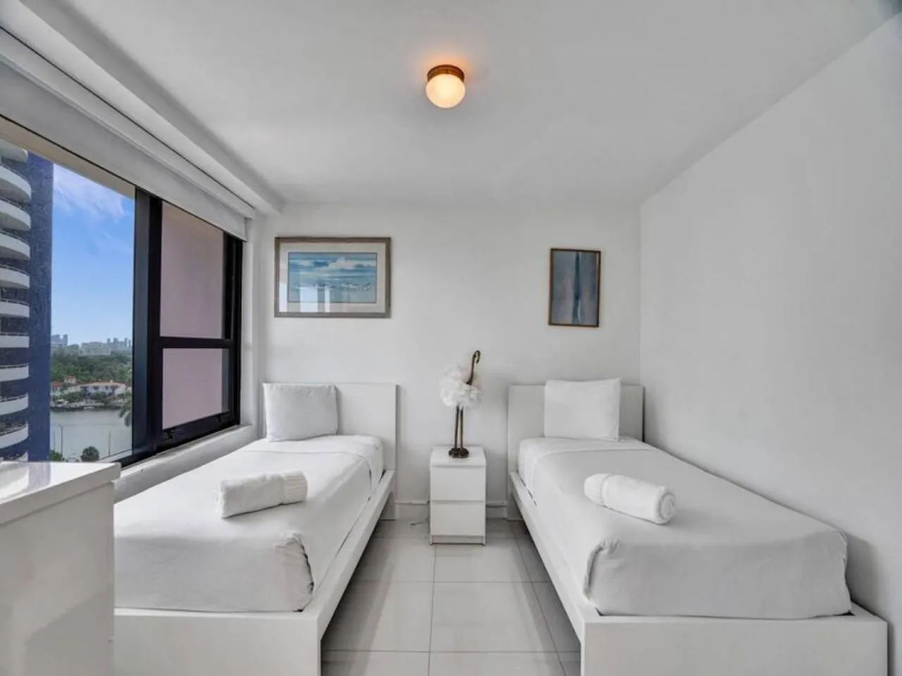 Bed in Amazing Ocean View Condo Beach Service 1111