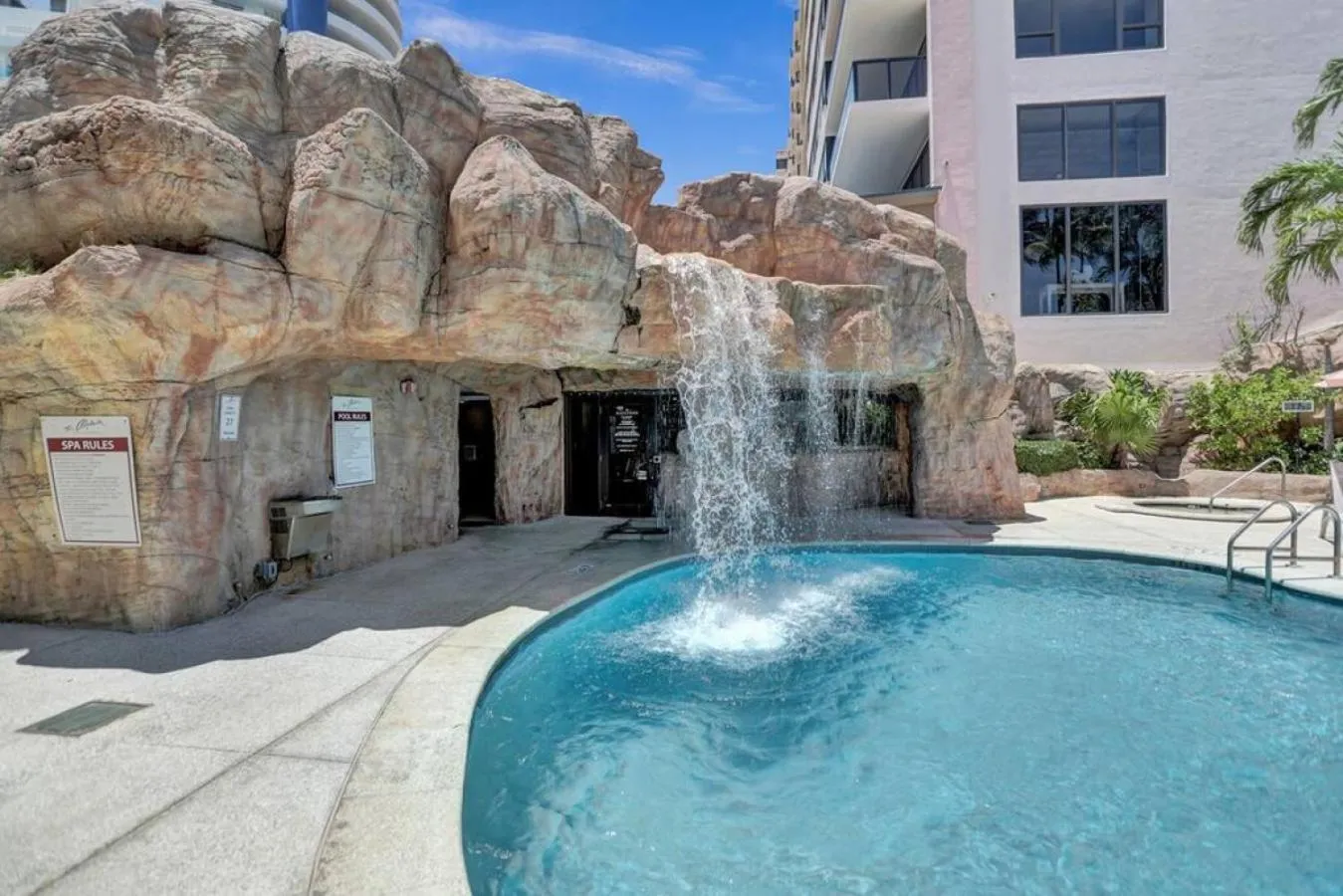 Swimming pool in Amazing Ocean View Condo Beach Service 1111