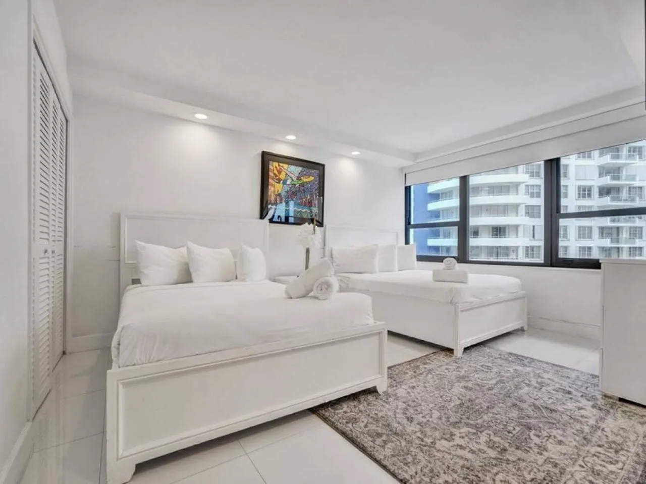 Bed in Amazing Ocean View Condo Beach Service 1111