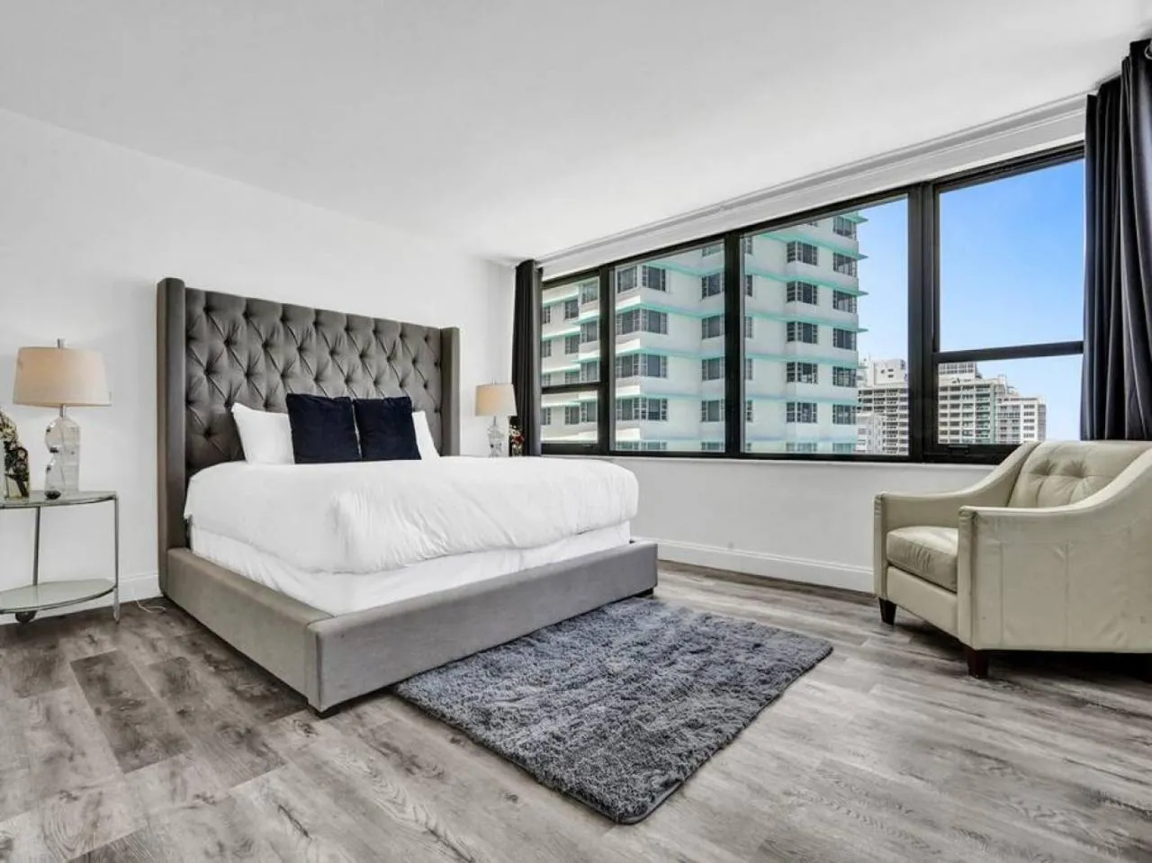 Bed in Full ocean view Huge private terrace 1002