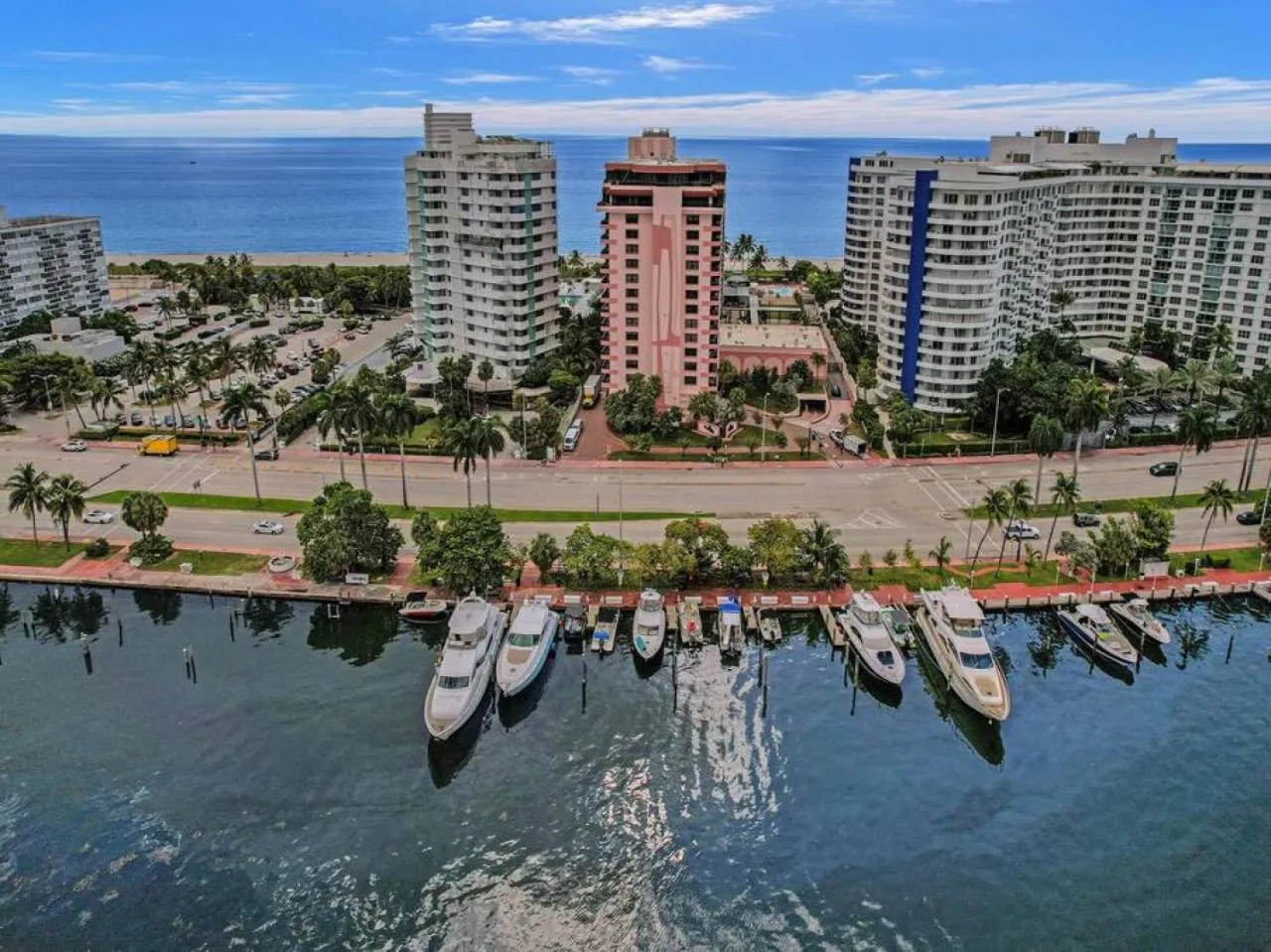 Neighbourhood in Full ocean view Huge private terrace 1002