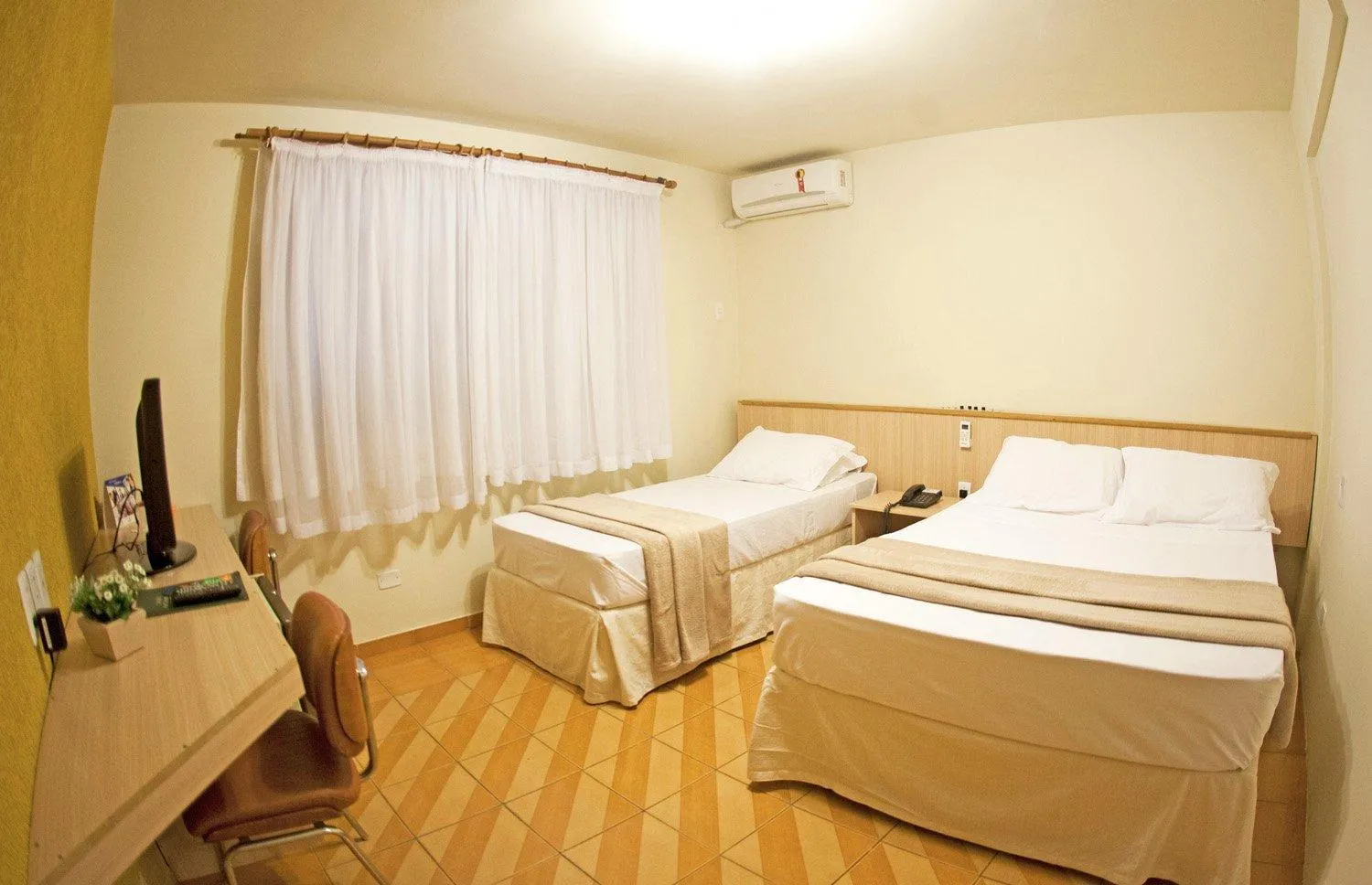 Bed in Harbor Self Cidade Verde