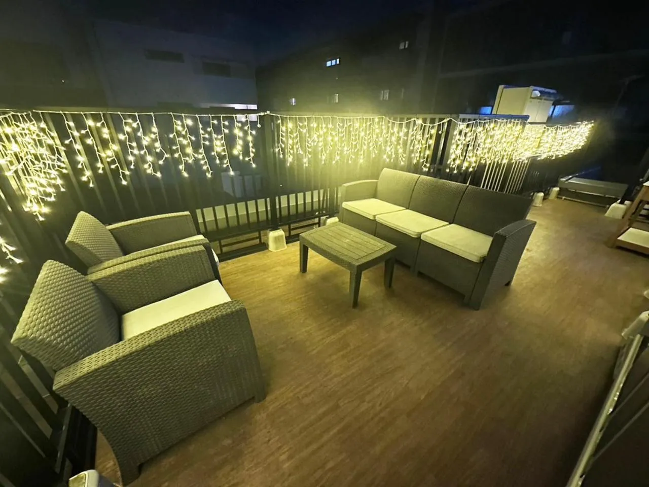 THE BONDS HOTEL TOKYO