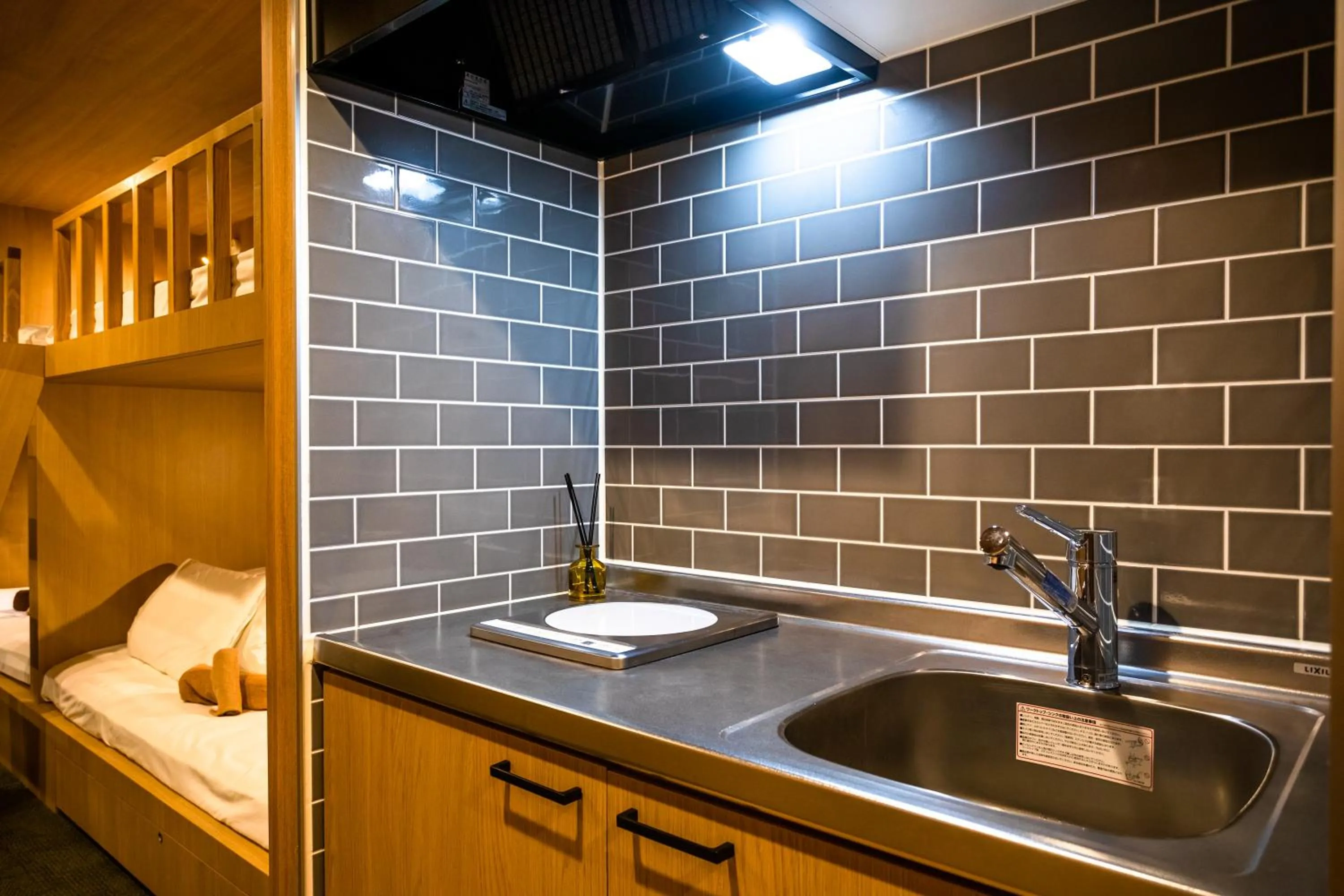 THE BONDS HOTEL TOKYO