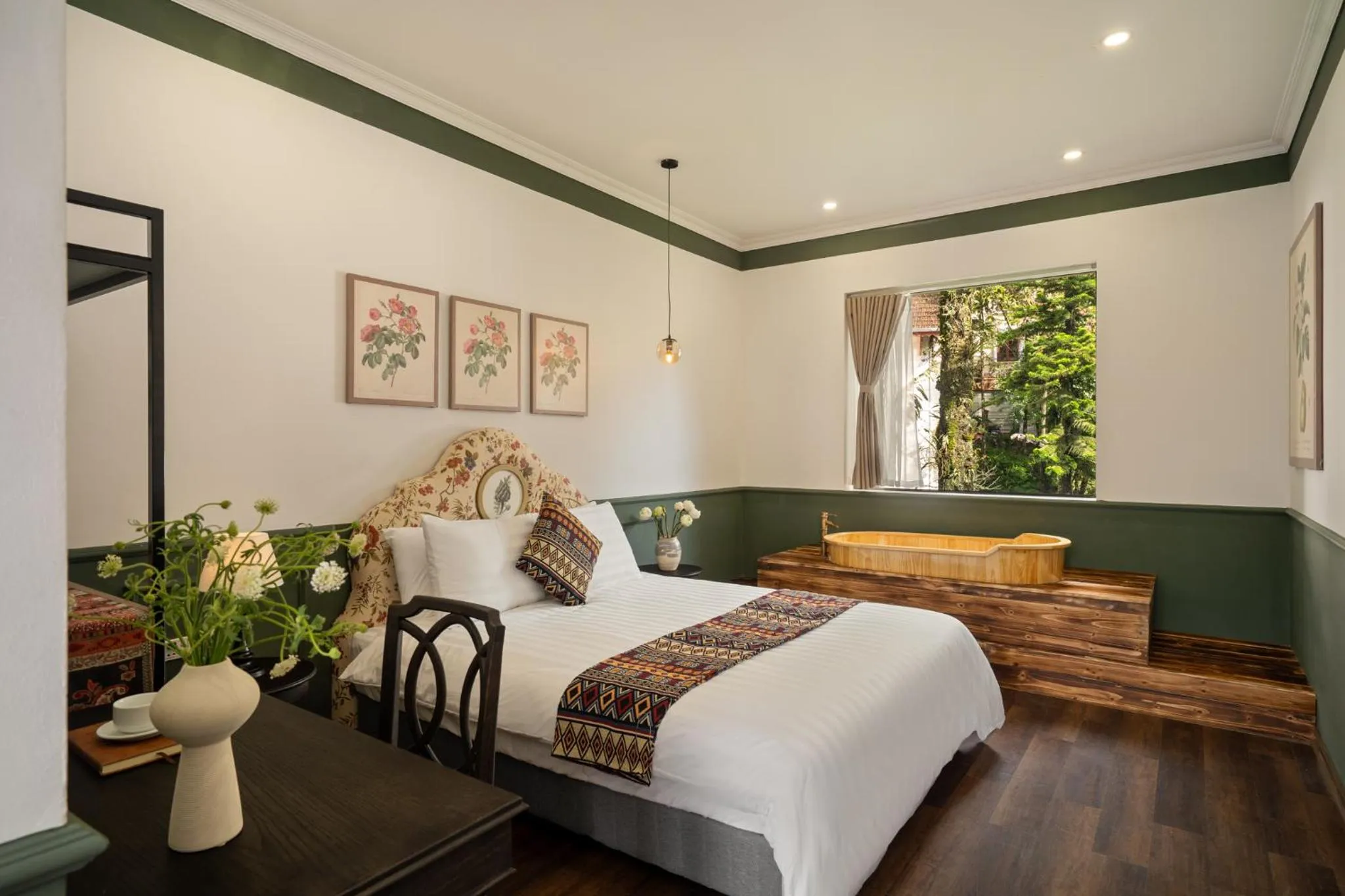 View (from property/room), Bed in The Gate Boutique Hotel Sapa