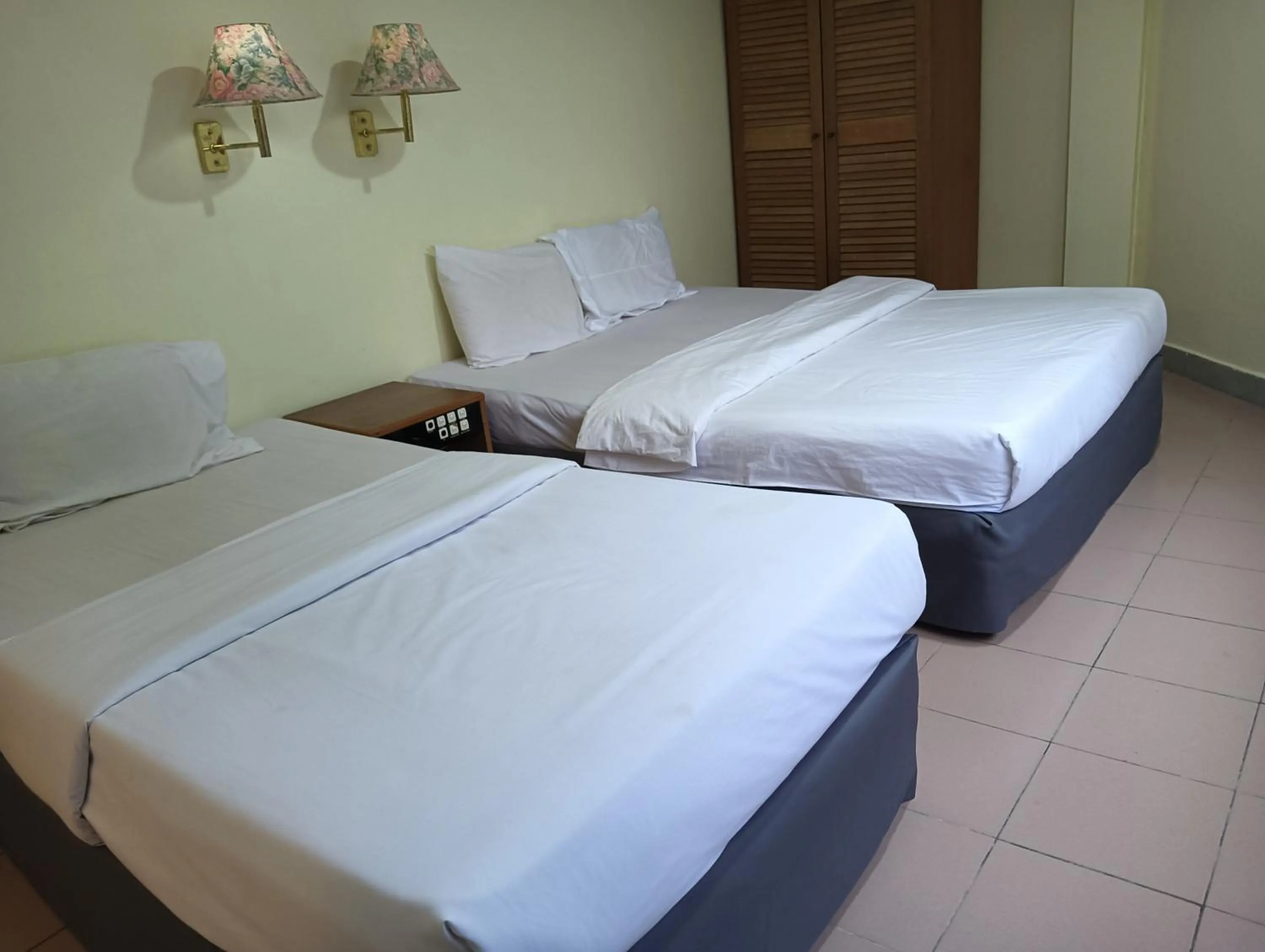 Bedroom, Bed in Hotel O Wawasan Inn