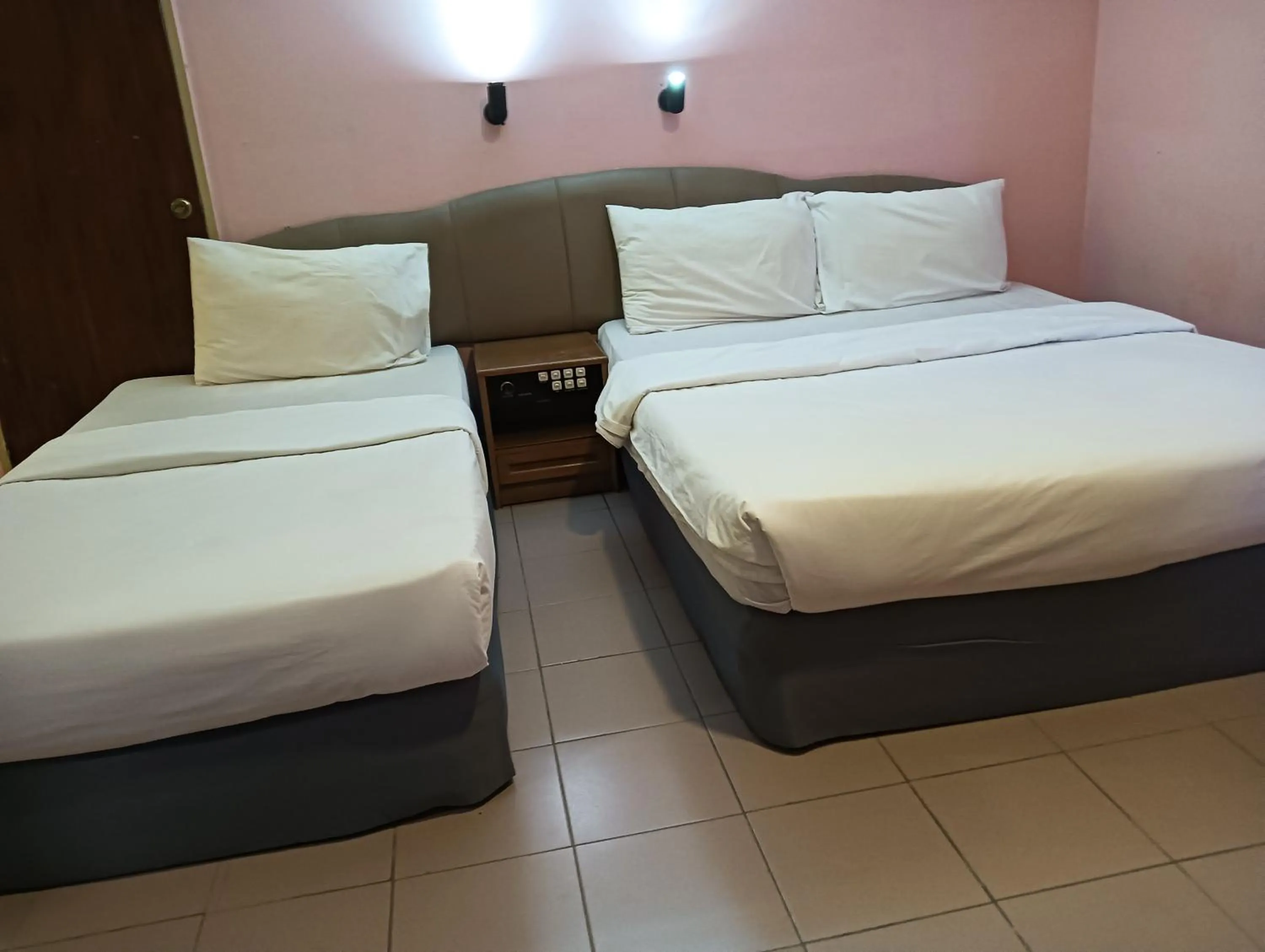 Bedroom, Bed in Hotel O Wawasan Inn