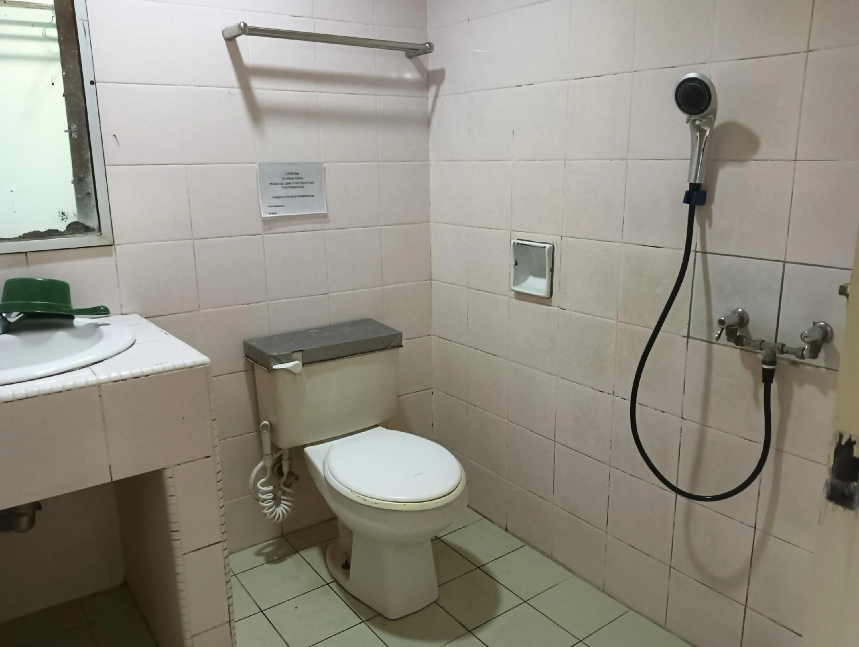 Bathroom in Hotel O Wawasan Inn