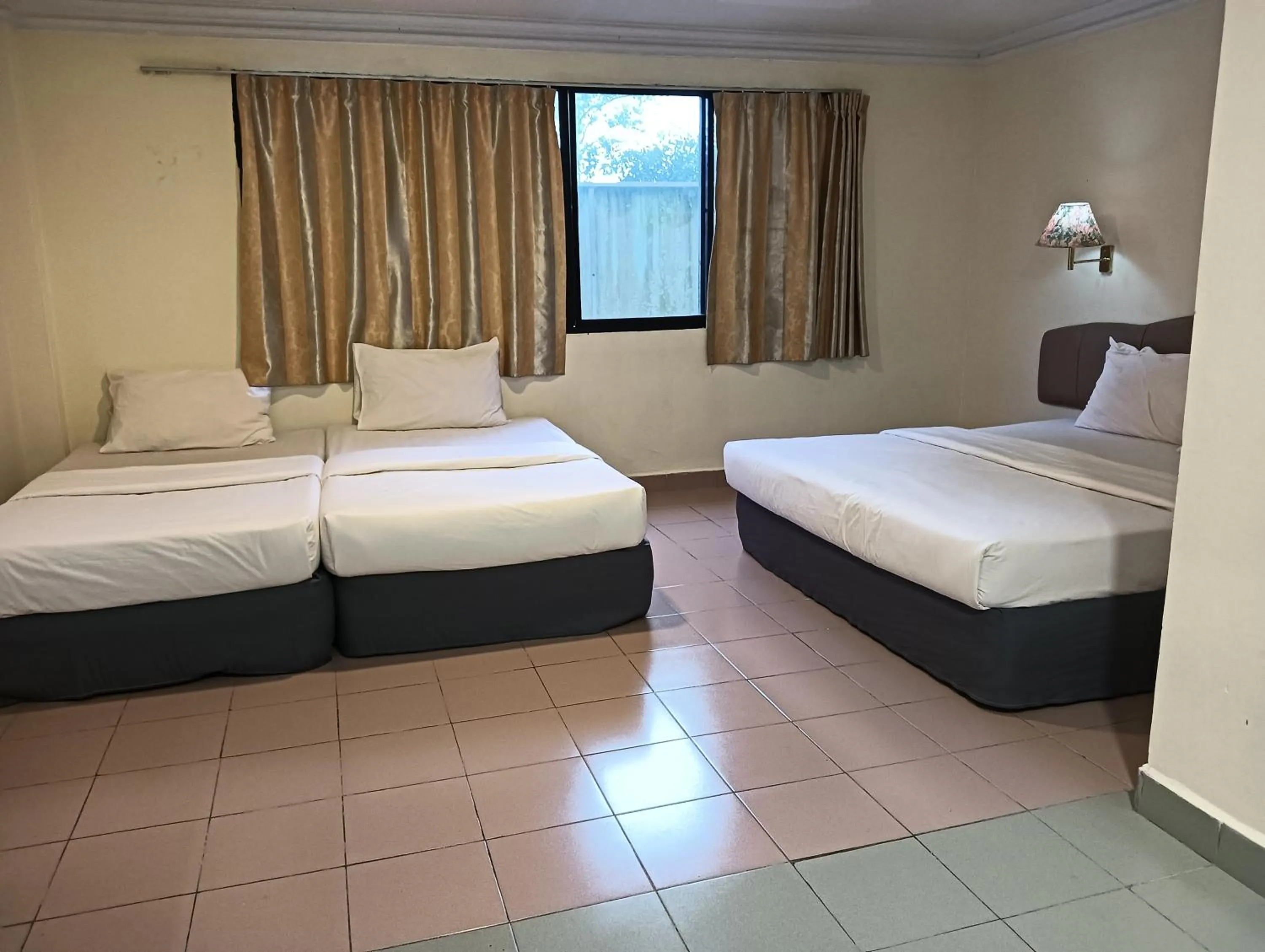 Bedroom, Bed in Hotel O Wawasan Inn