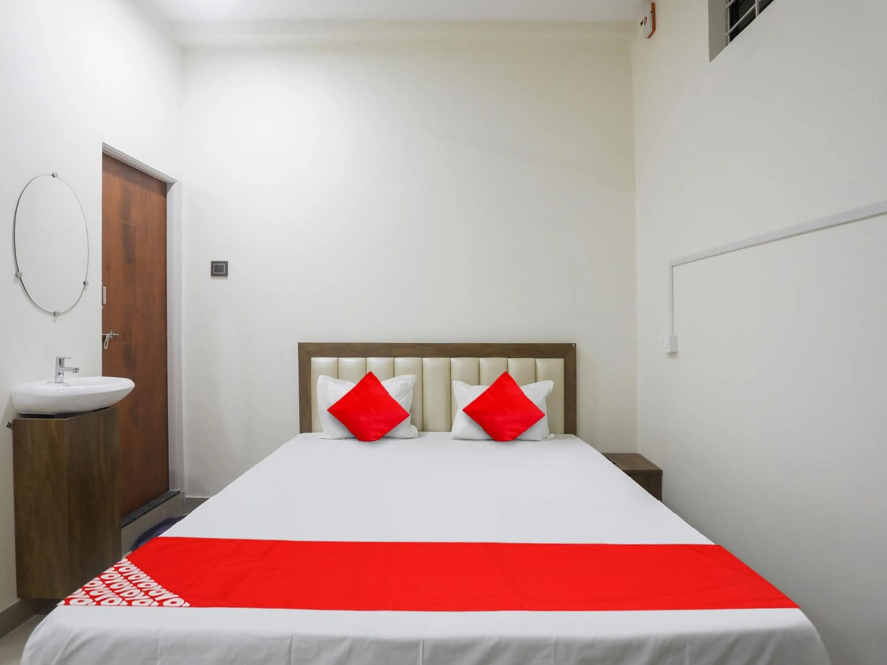 Bedroom, Bed in Hotel O by OYO RAHUL SERVICE APPARTMENT 2