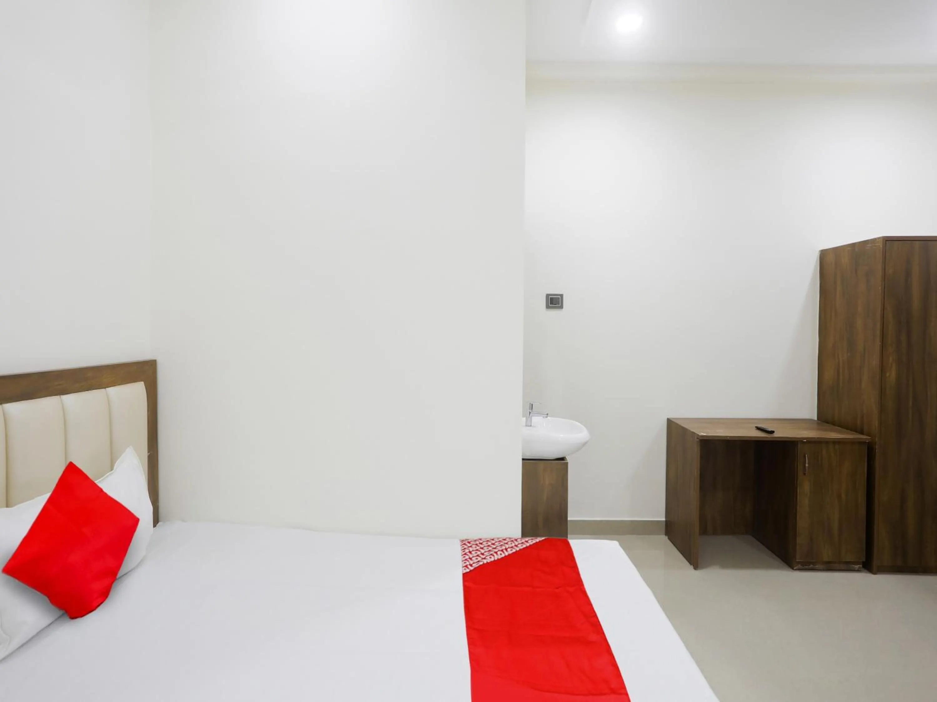 Bedroom, Bed in Hotel O by OYO RAHUL SERVICE APPARTMENT 2