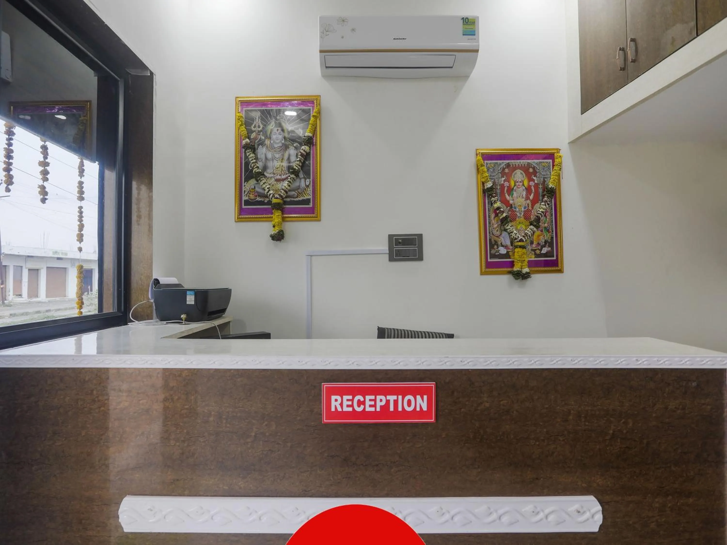 Lobby or reception in Hotel O by OYO RAHUL SERVICE APPARTMENT 2