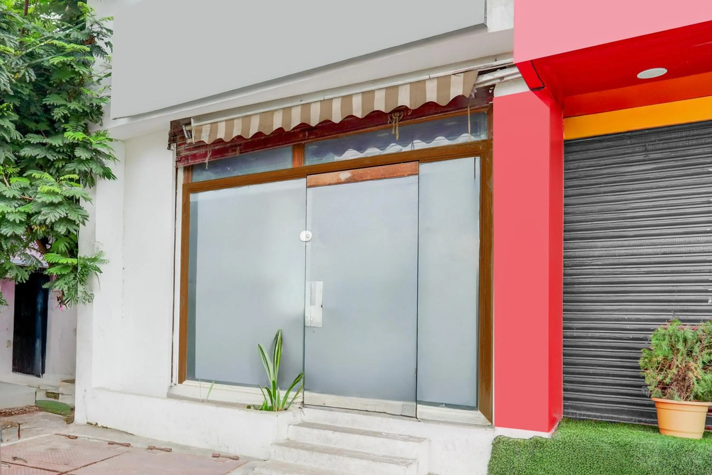 Facade/entrance in Super Hotel O Karakambadi Near Alipiri formerly BVN Grand