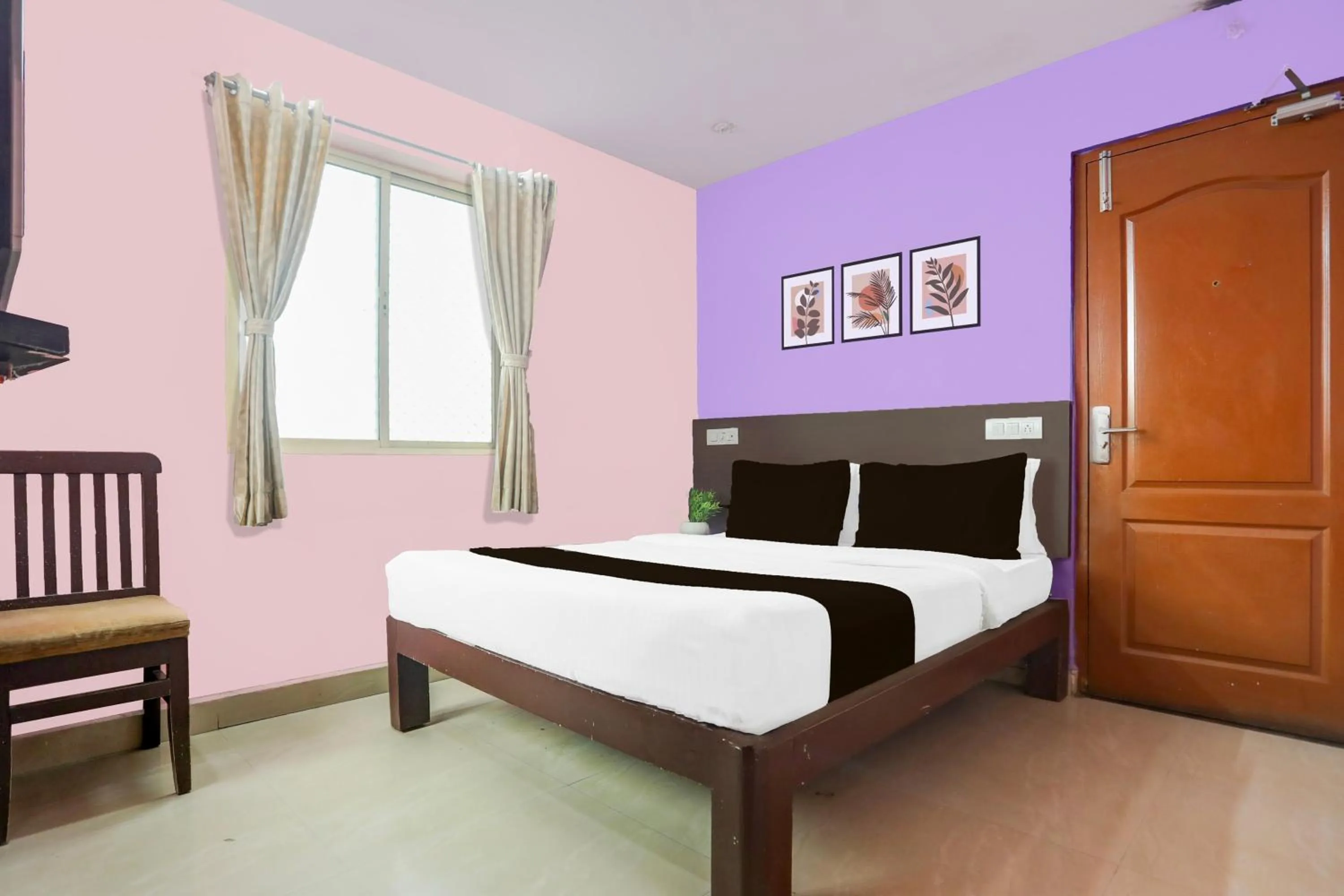 Bedroom, Bed in Super Hotel O Karakambadi Near Alipiri formerly BVN Grand