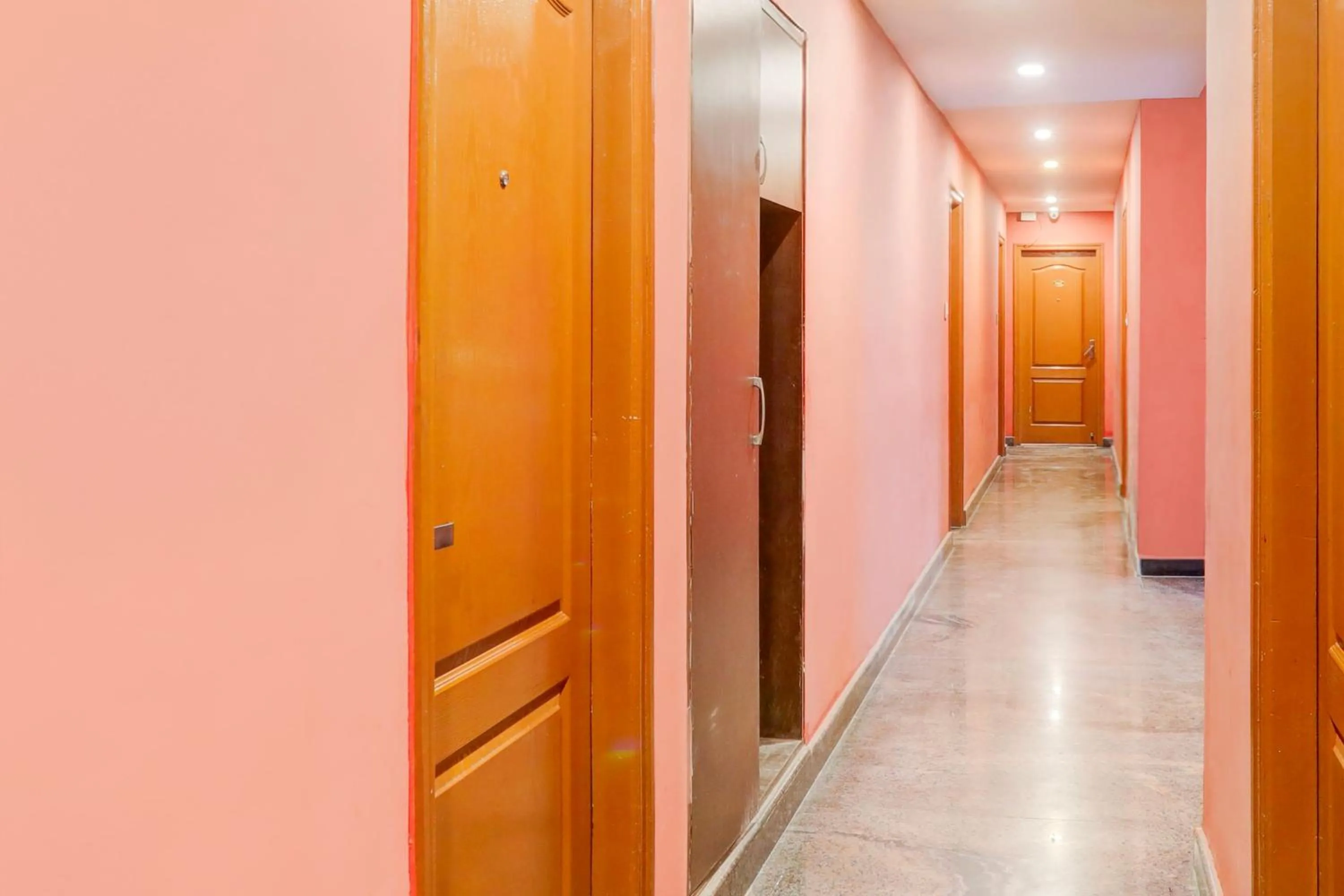 Lobby or reception in Super Hotel O Karakambadi Near Alipiri formerly BVN Grand