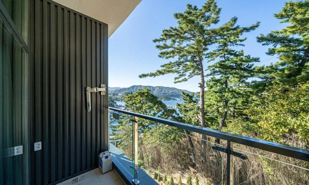 Natural landscape in Hillsnorkelbeach hotel