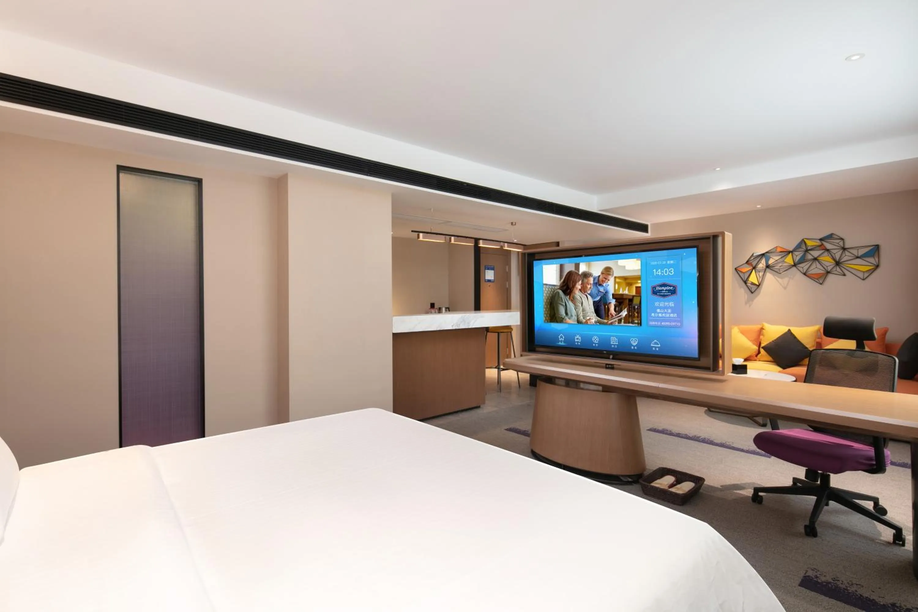 Bed in Hampton by Hilton Foshan Dali