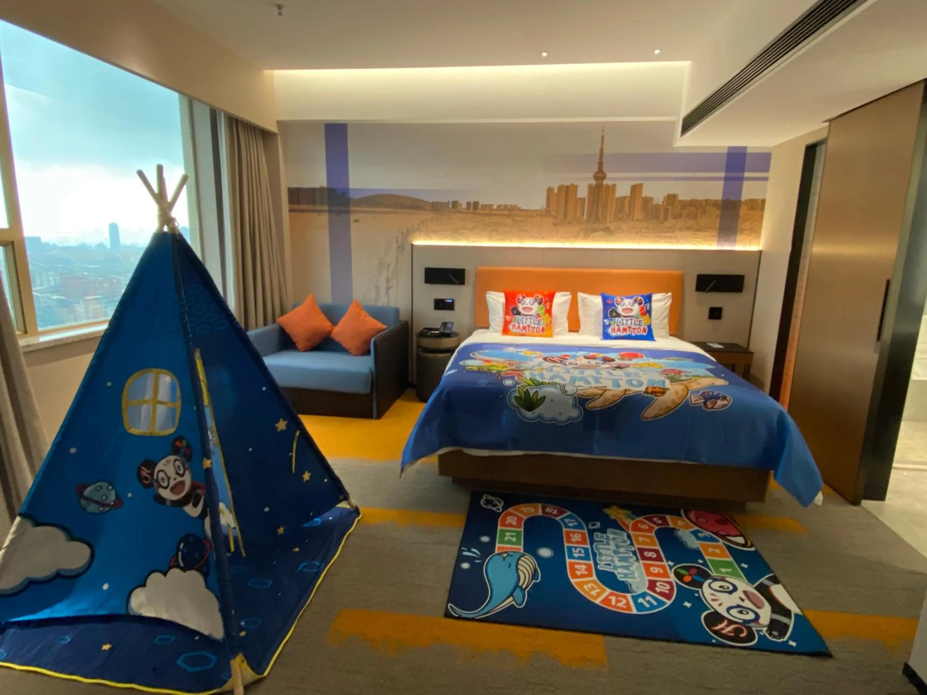 Bed in Hampton by Hilton Foshan Dali