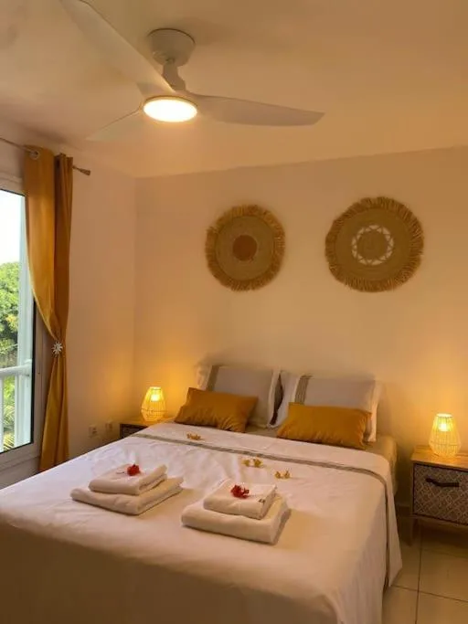 Bed in Villa Albizia 974 avec piscine et spa