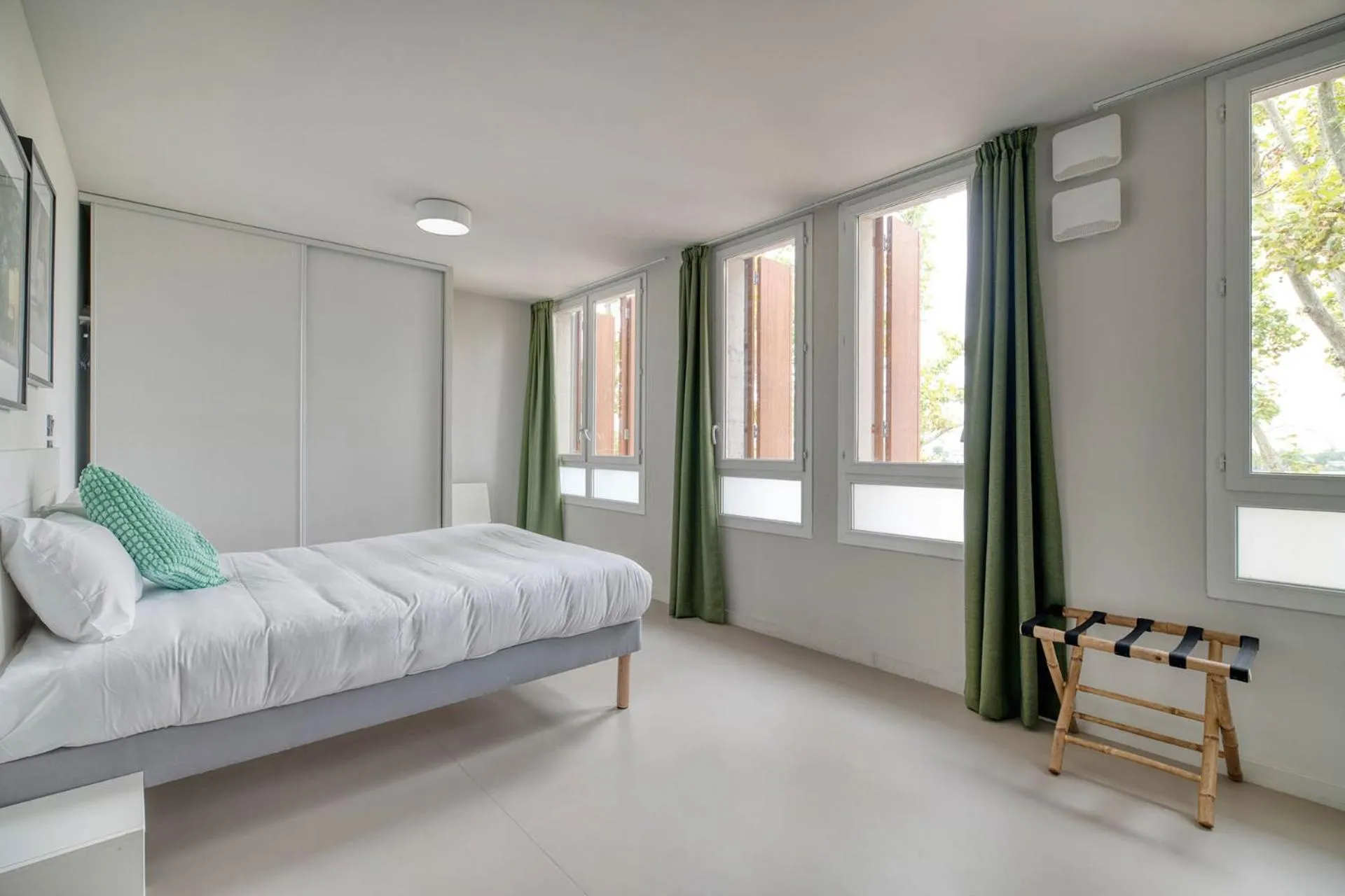 Bed in Appart'hôtel Toulouse Zénith