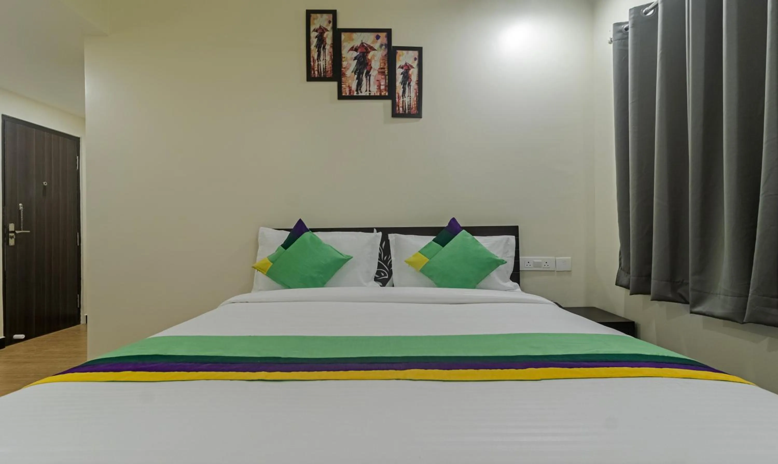 Bed in Treebo Address Inn Jubilee Hills