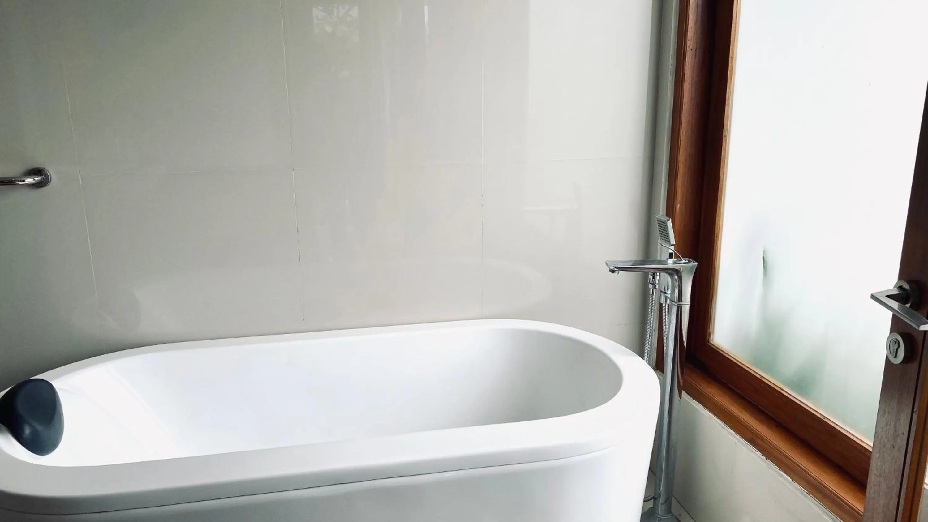 Bath in Sari Sky Bali