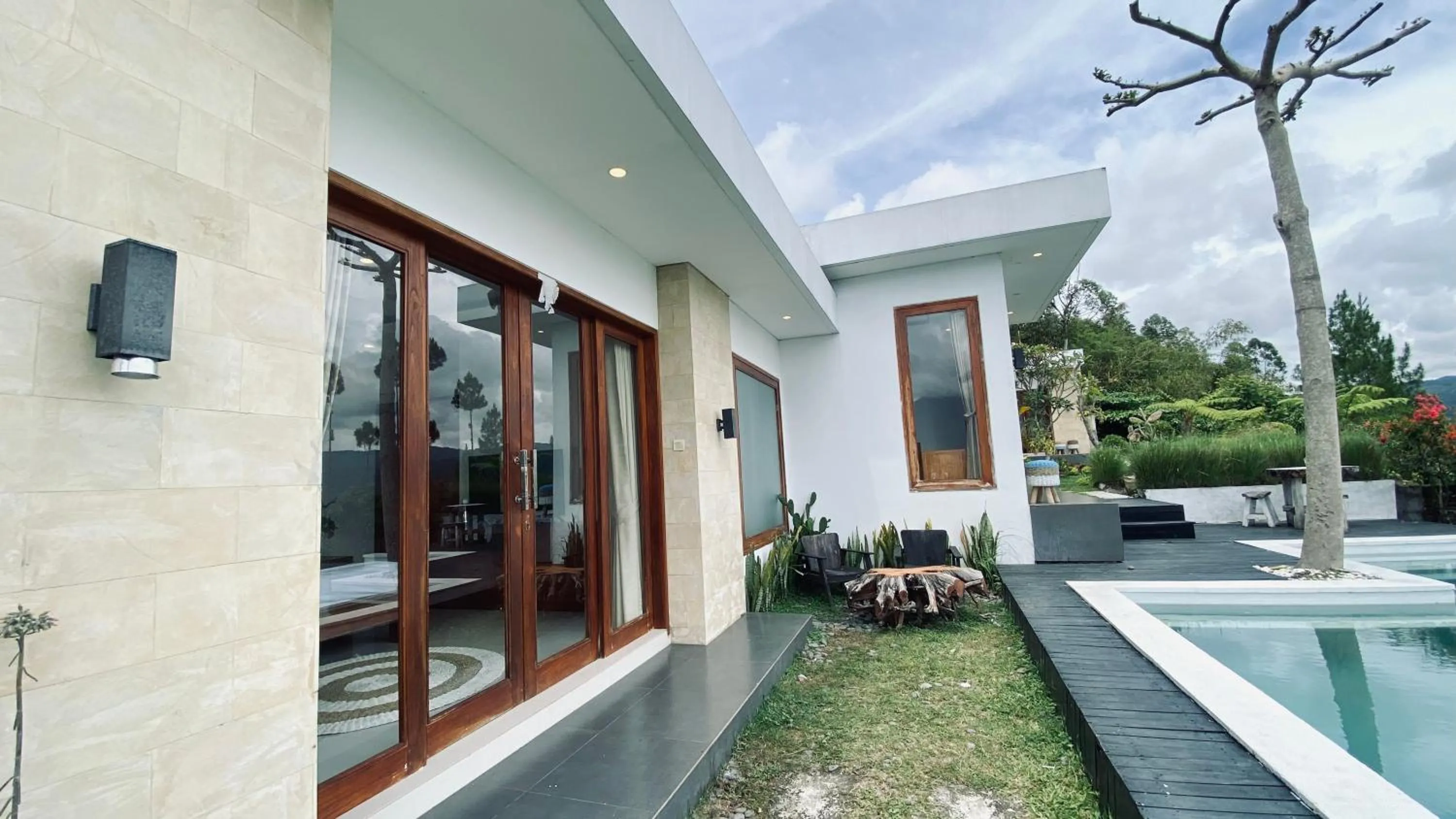Property building in Sari Sky Bali