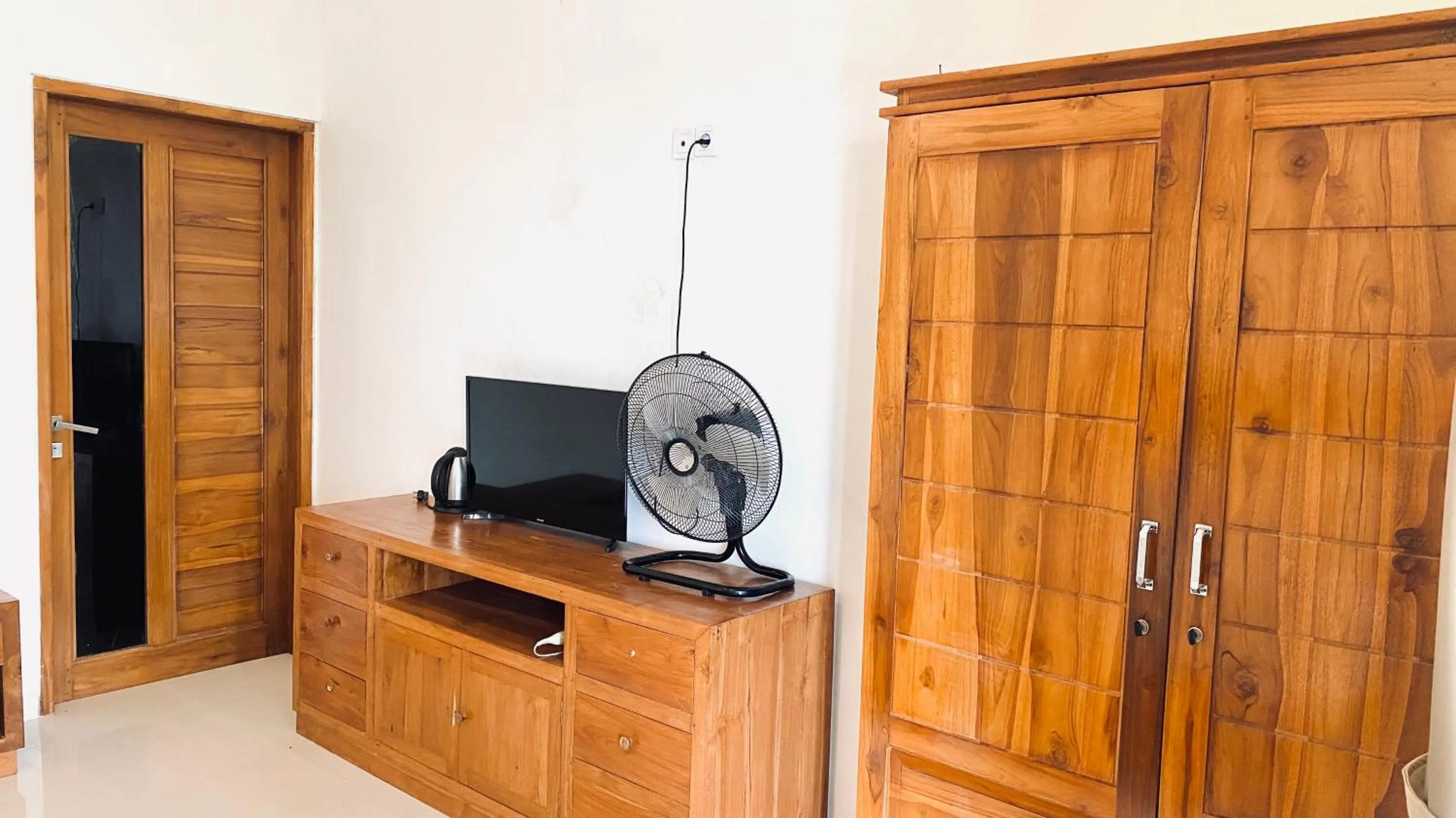 wardrobe in Sari Sky Bali