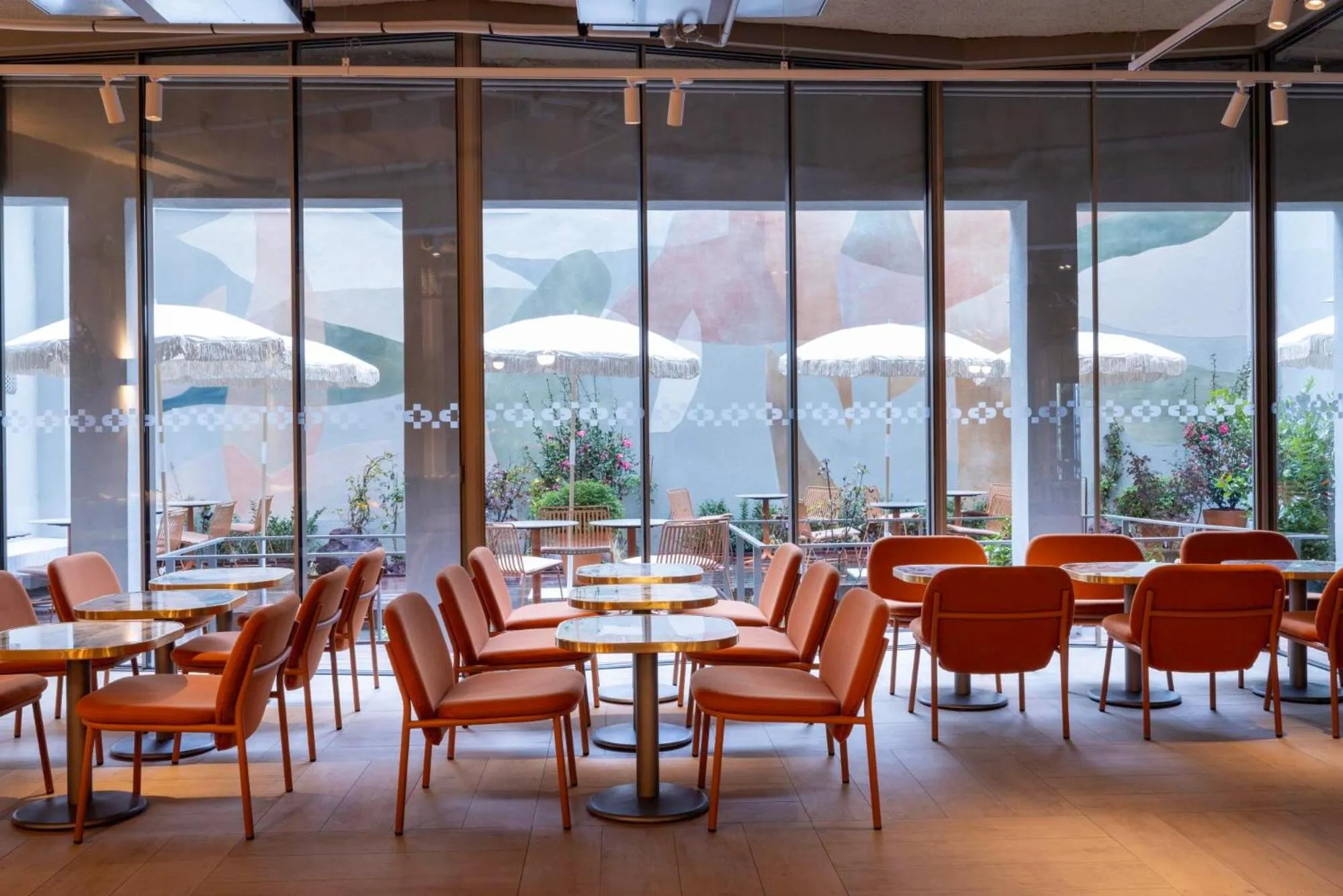 Restaurant/places to eat in Hôtel Pilgrim