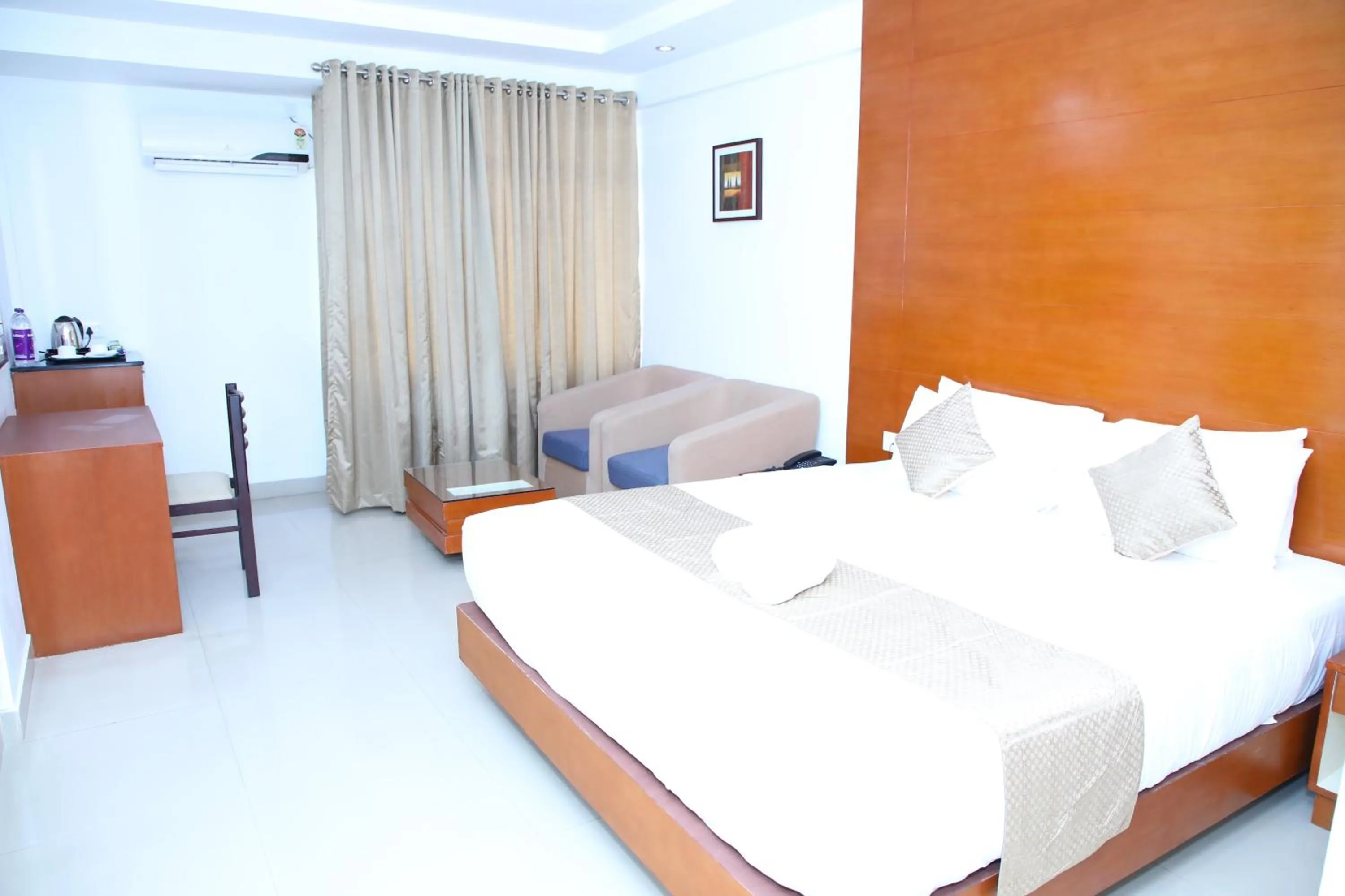 Bedroom in Nakshatra Emerald