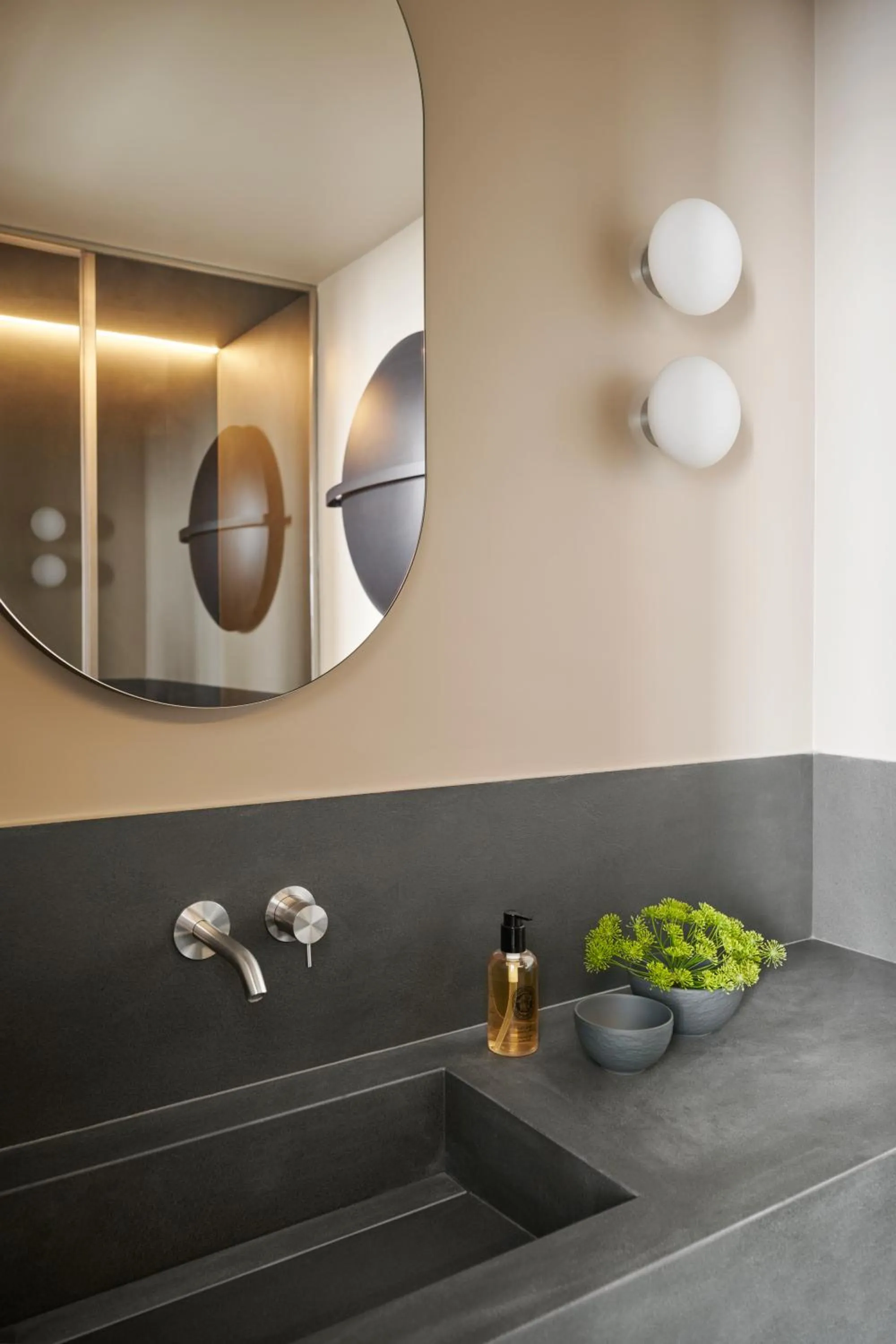 Steam room in Crossing Manzoni