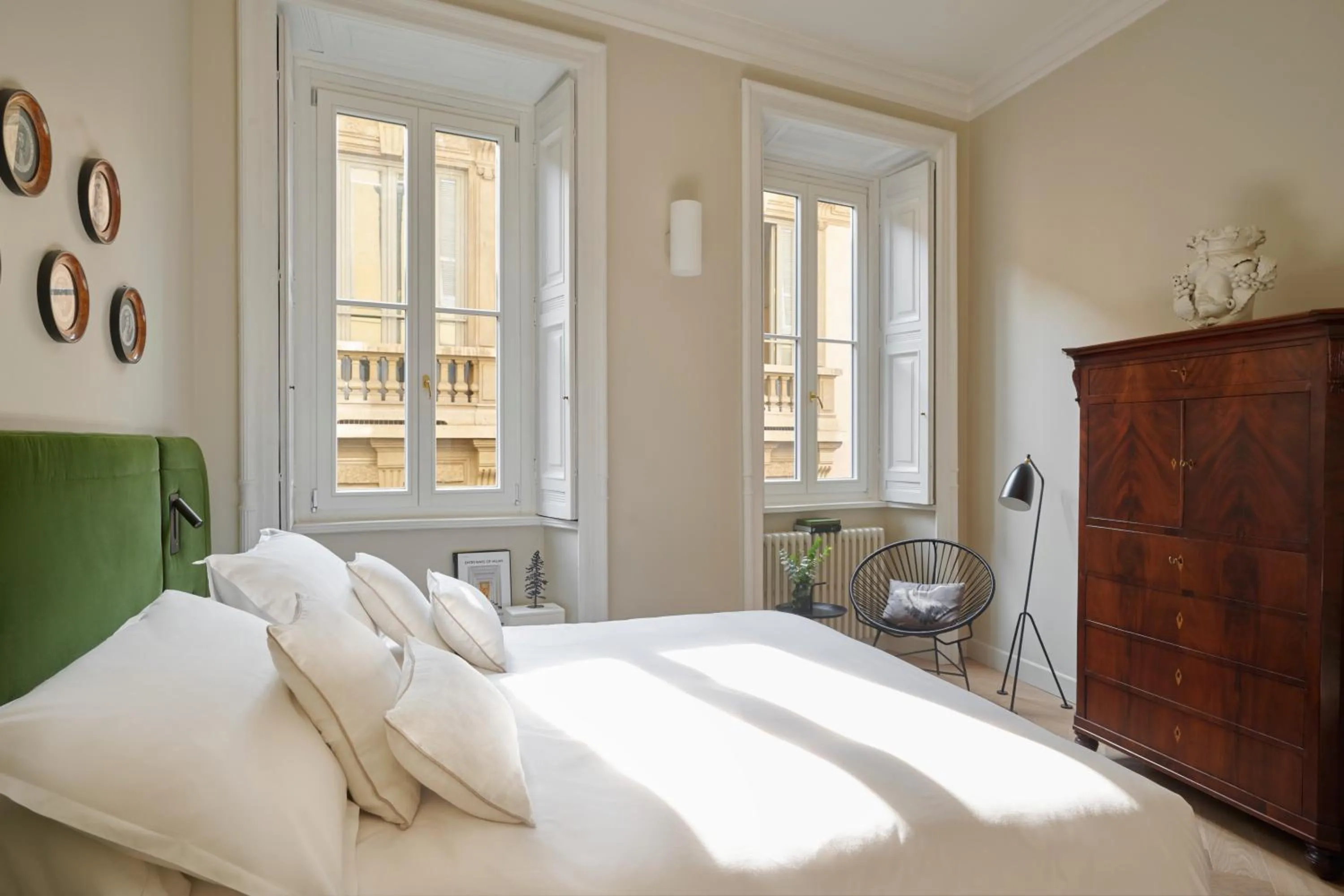 Bed in Crossing Manzoni