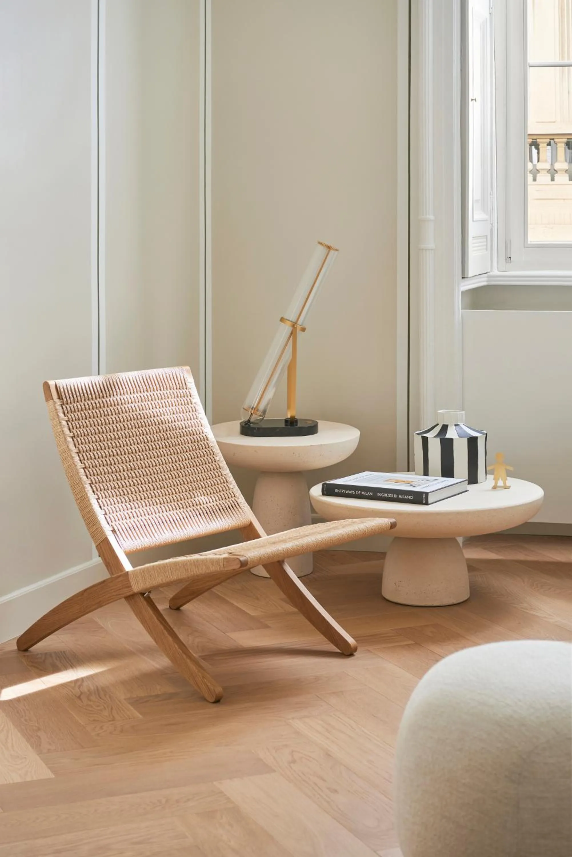 Decorative detail in Crossing Manzoni