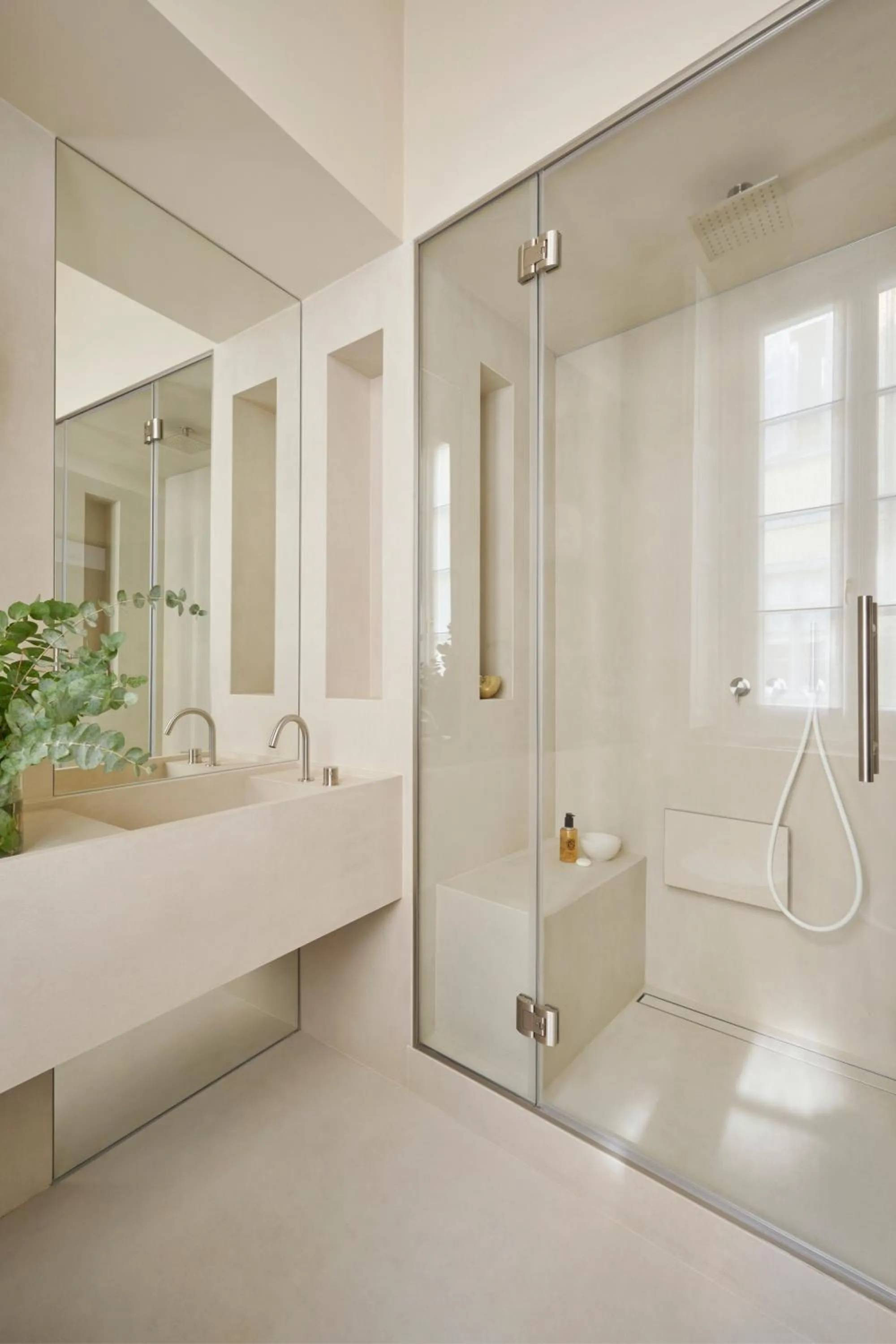 Steam room in Crossing Manzoni