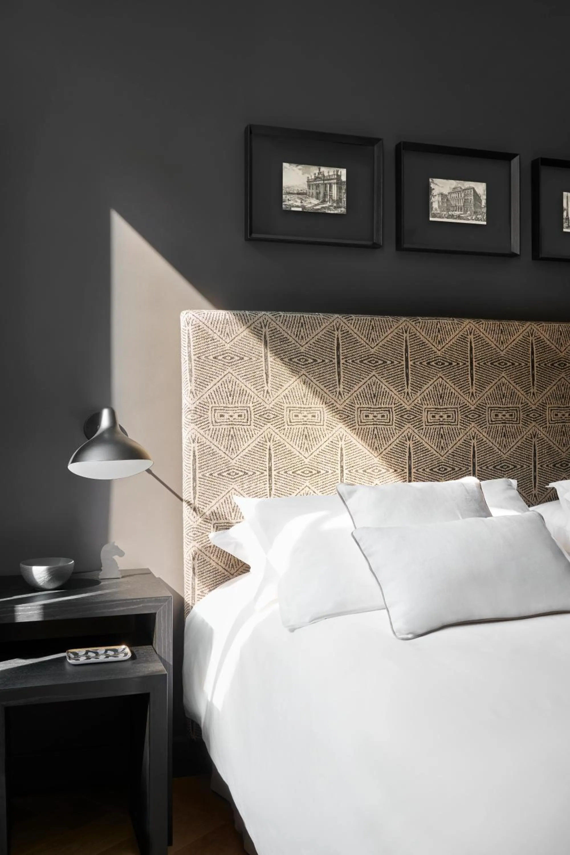 Bed in Crossing Manzoni