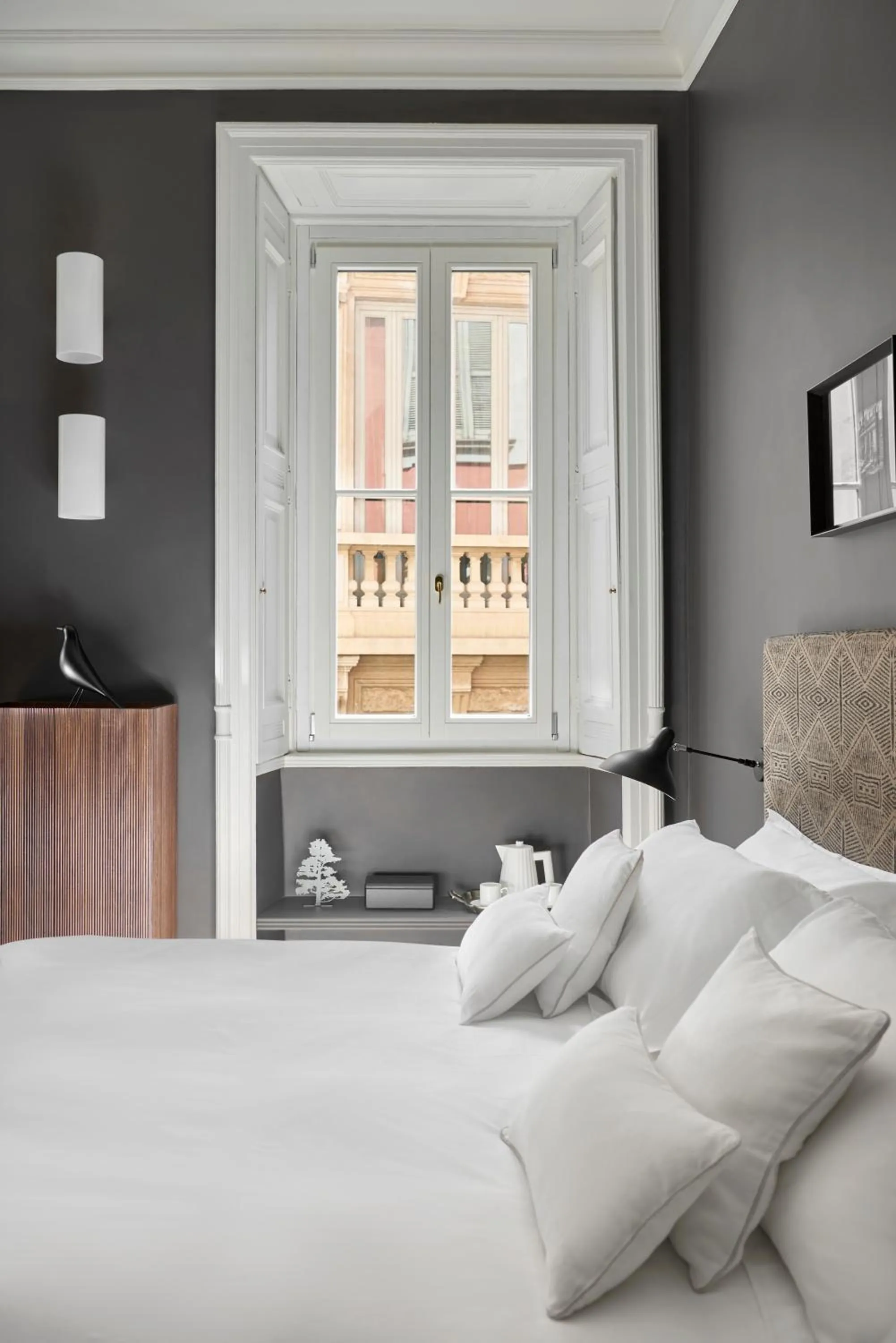 Bed in Crossing Manzoni