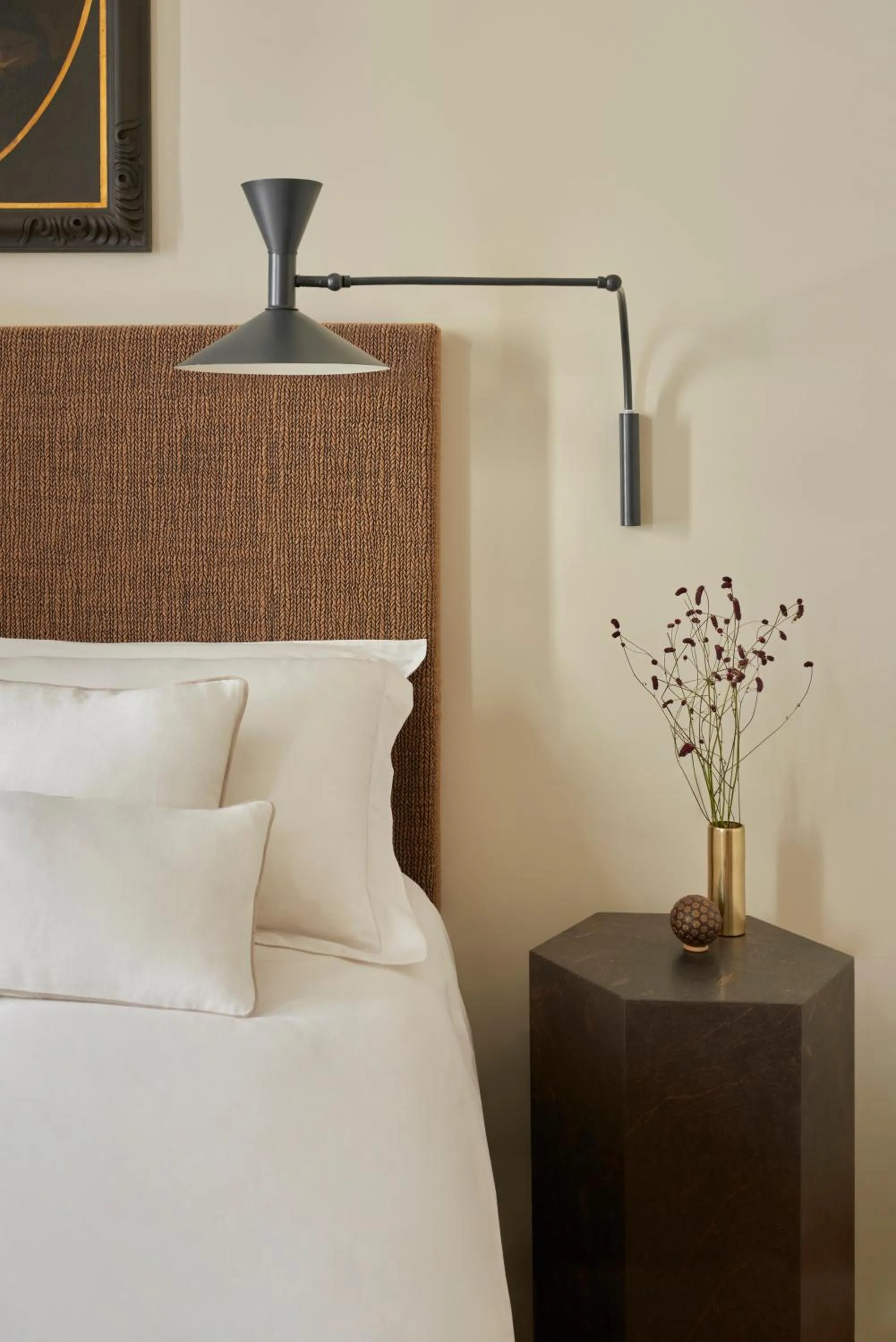 Bed in Crossing Manzoni