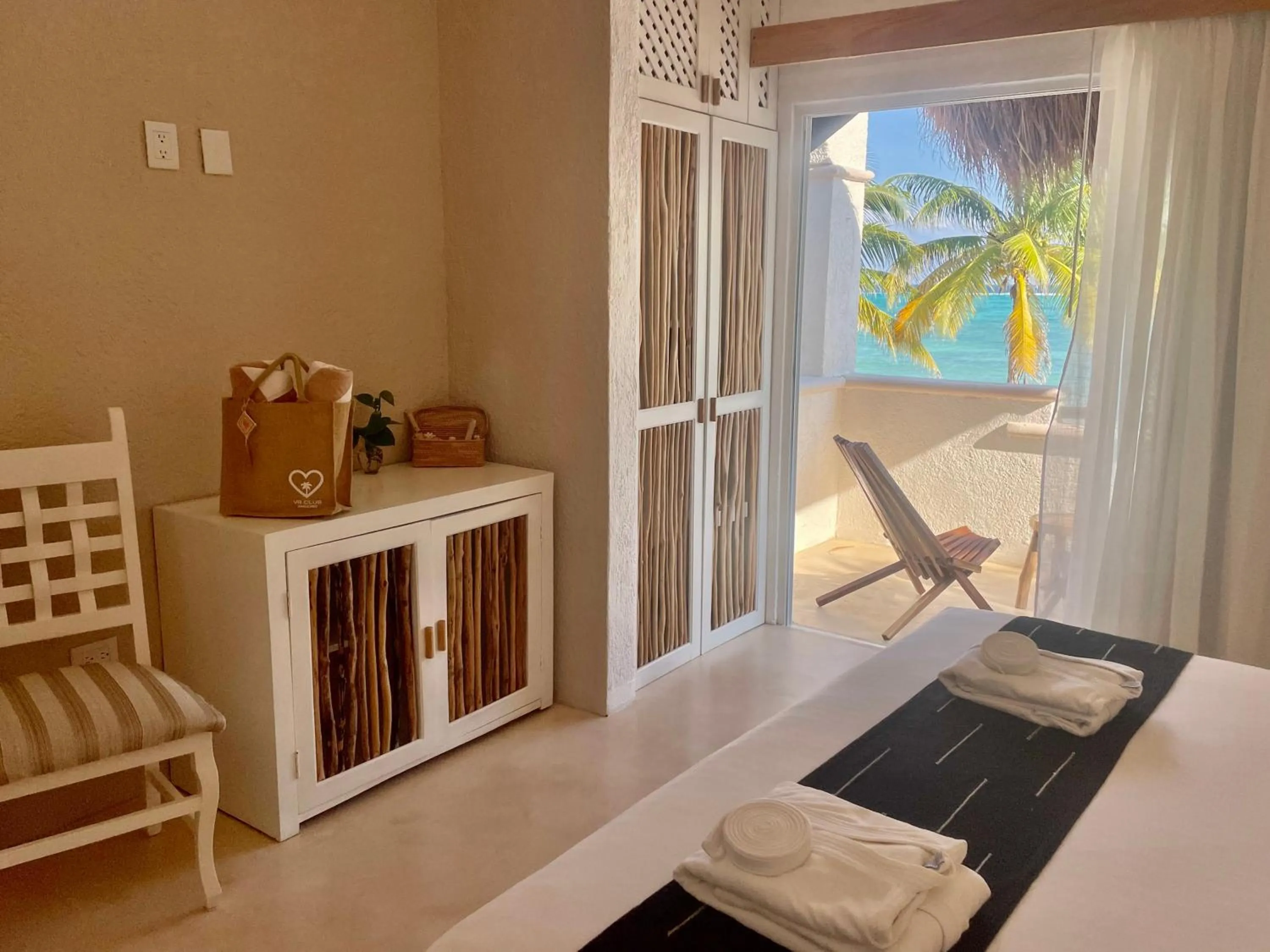 Photo of the whole room, Bed in VR CLUB Tulum Riviera