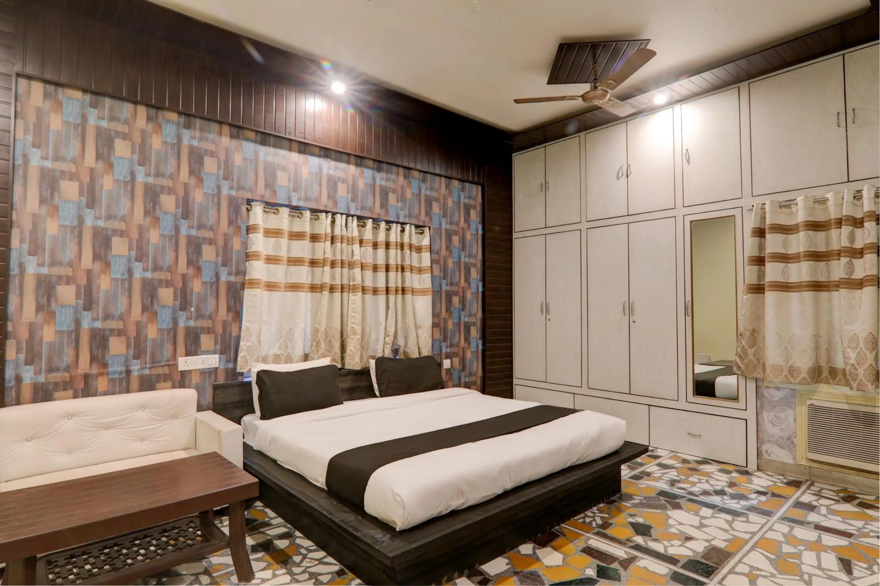 Bedroom, Bed in Hotel O Flagship Adbhut Moment Hotel