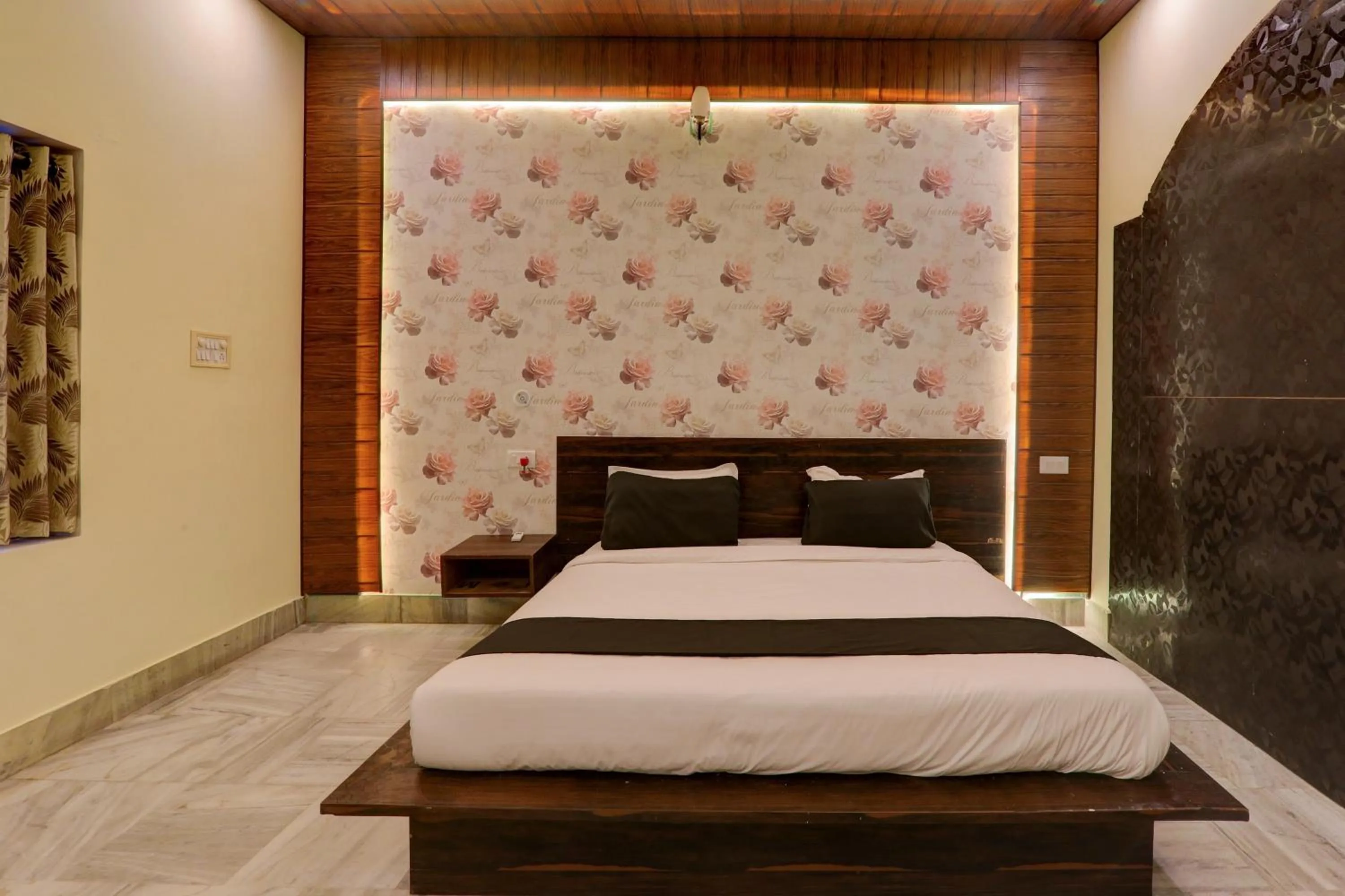 Bedroom, Bed in Hotel O Flagship Adbhut Moment Hotel