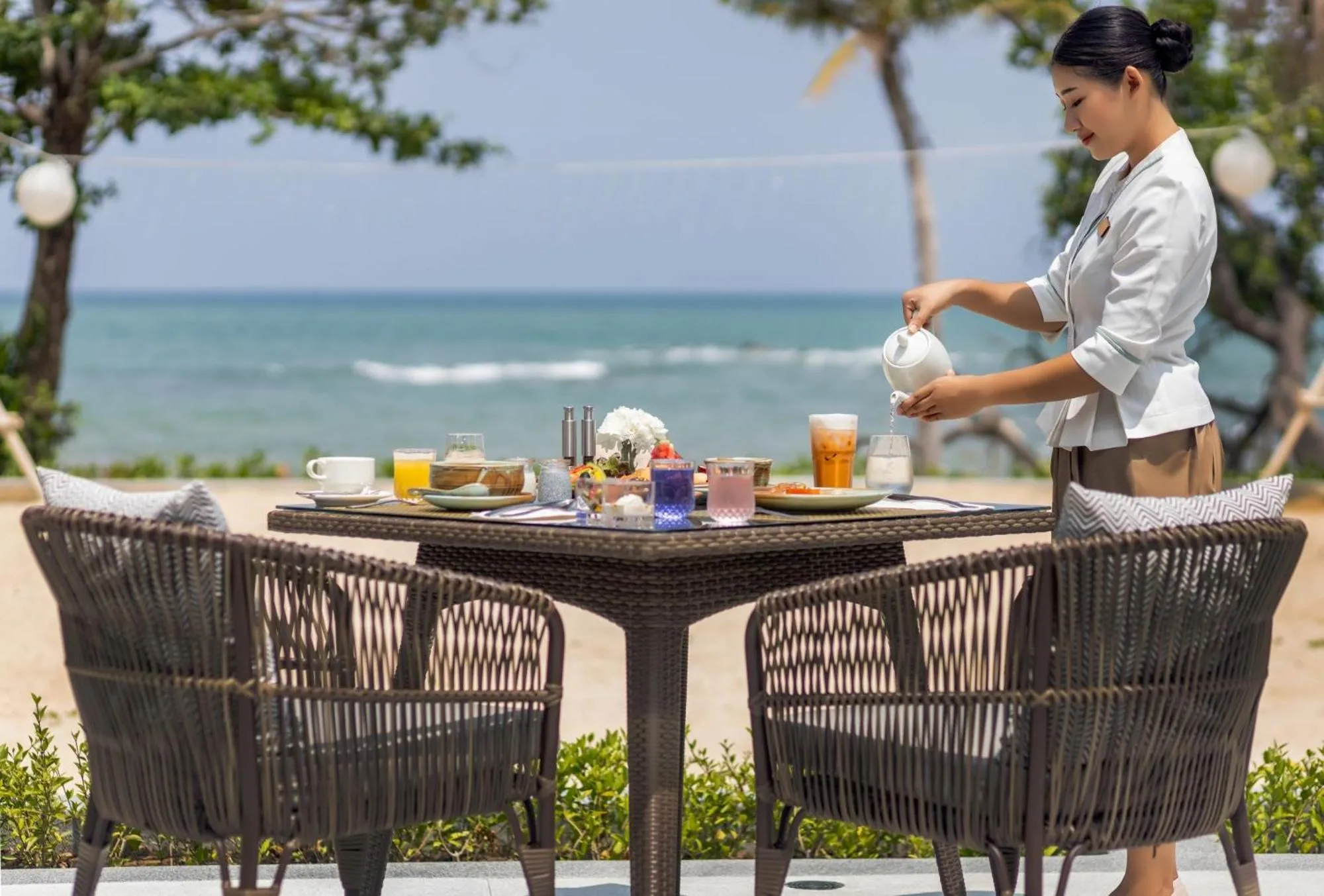 Restaurant/places to eat in The Little Shore Khao Lak by Katathani