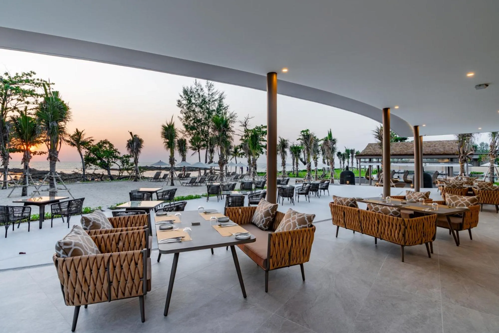 Restaurant/places to eat in The Little Shore Khao Lak by Katathani