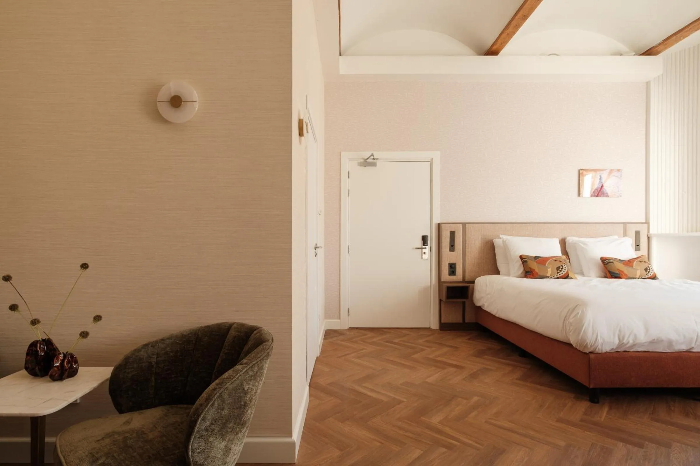 Bed in Parklane Hotel