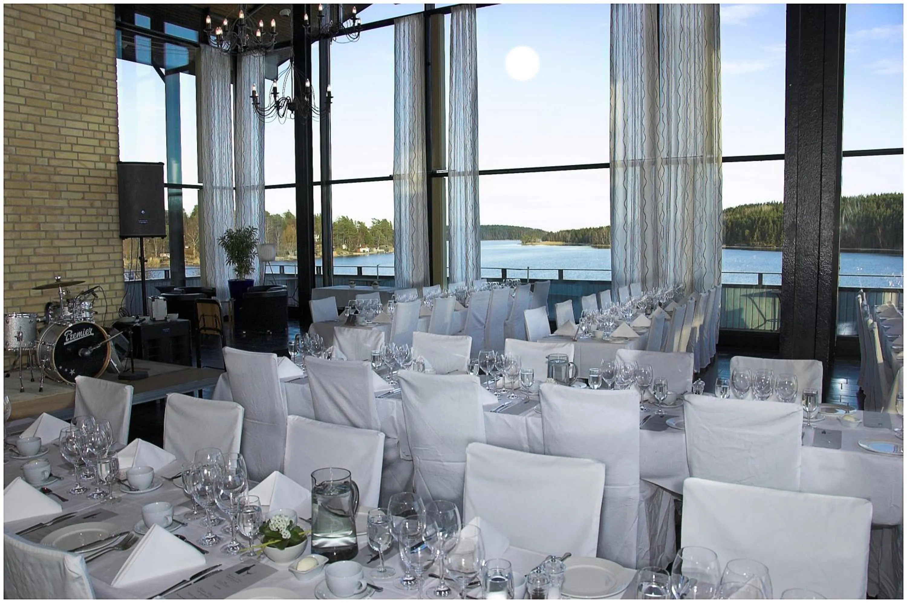 Restaurant/places to eat in Skåvsjöholm, hotell & konferens