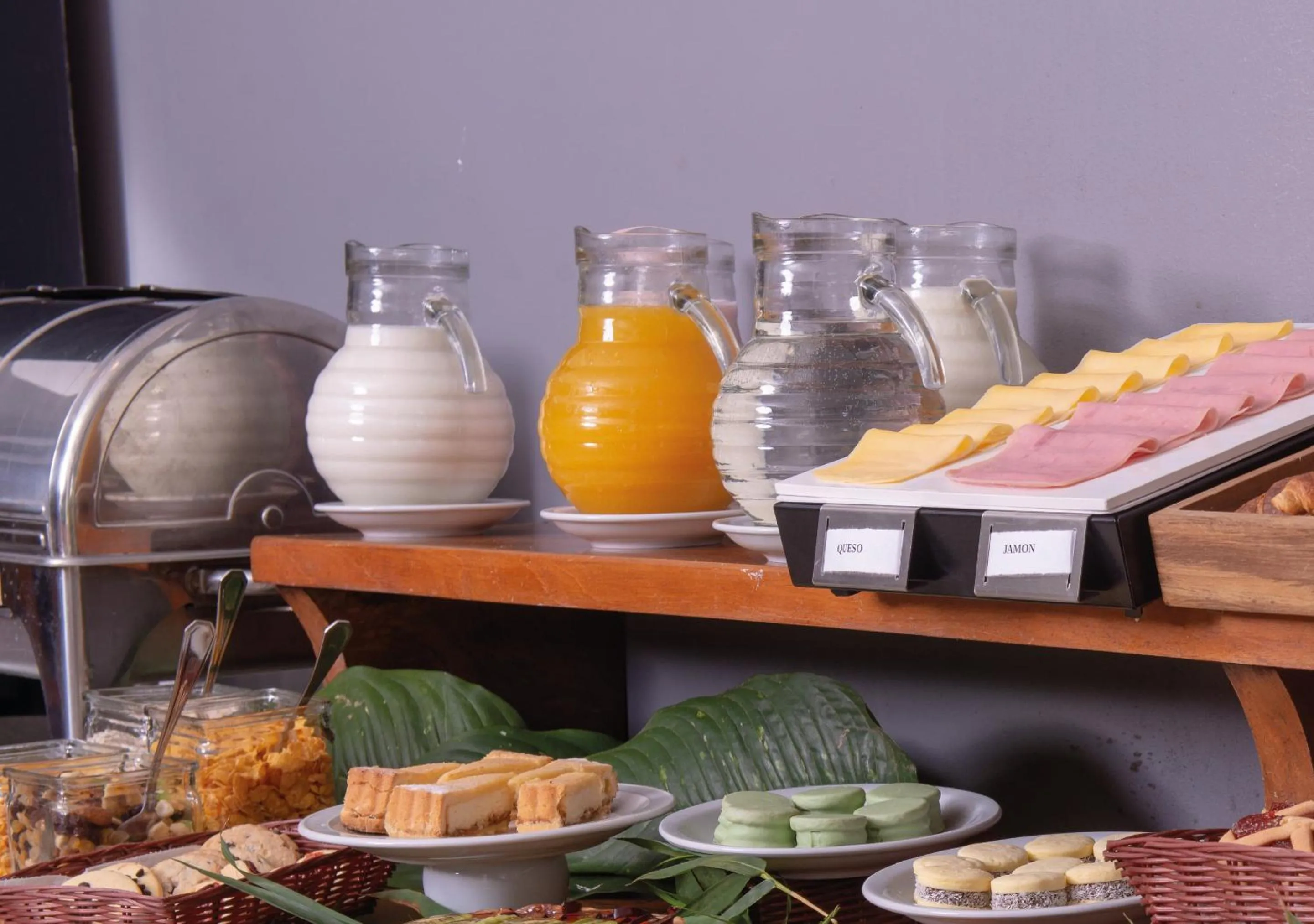 Food and drinks in El Leñador by DOT Cabana