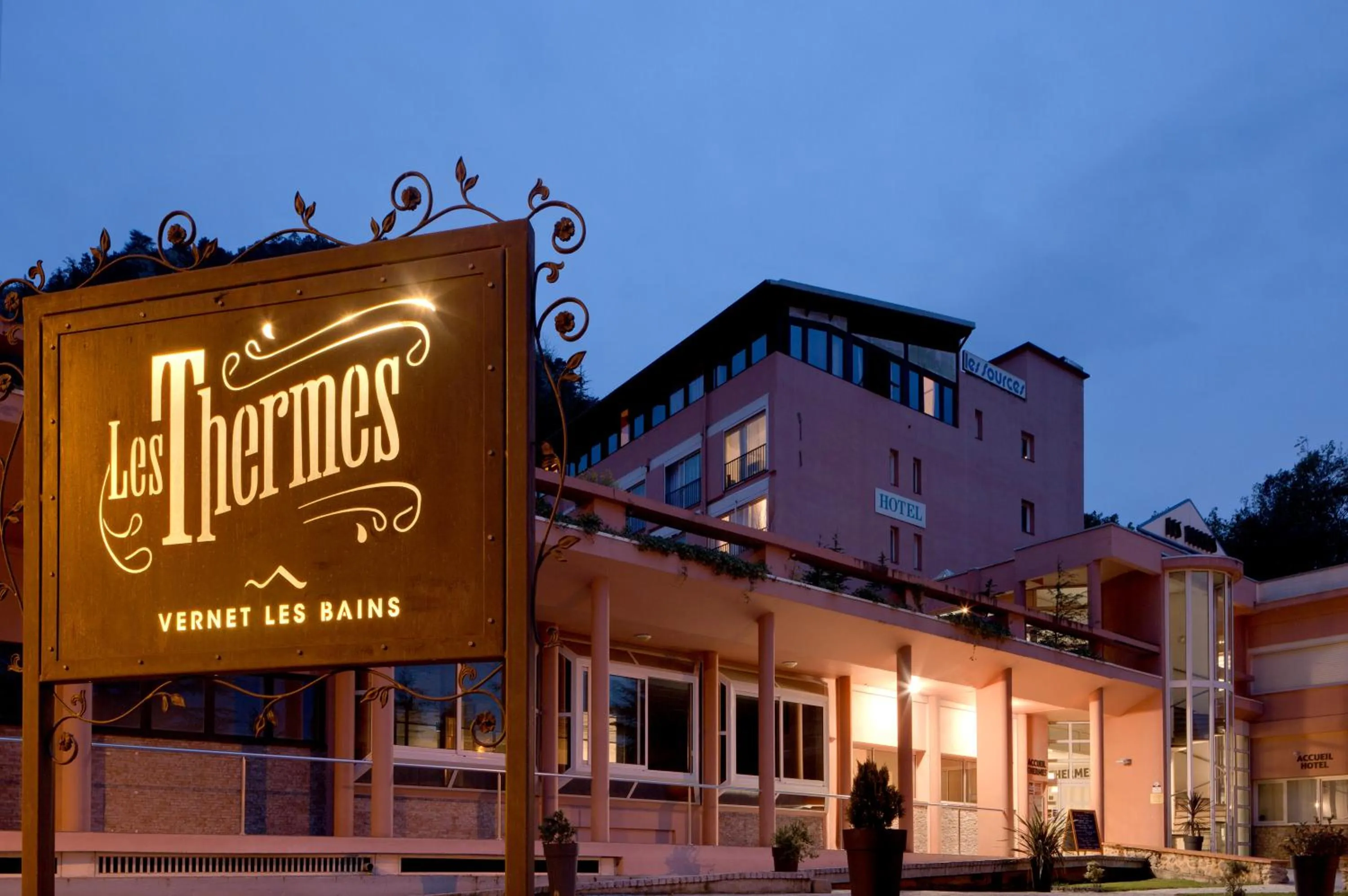 Property building in Hôtel Les Sources