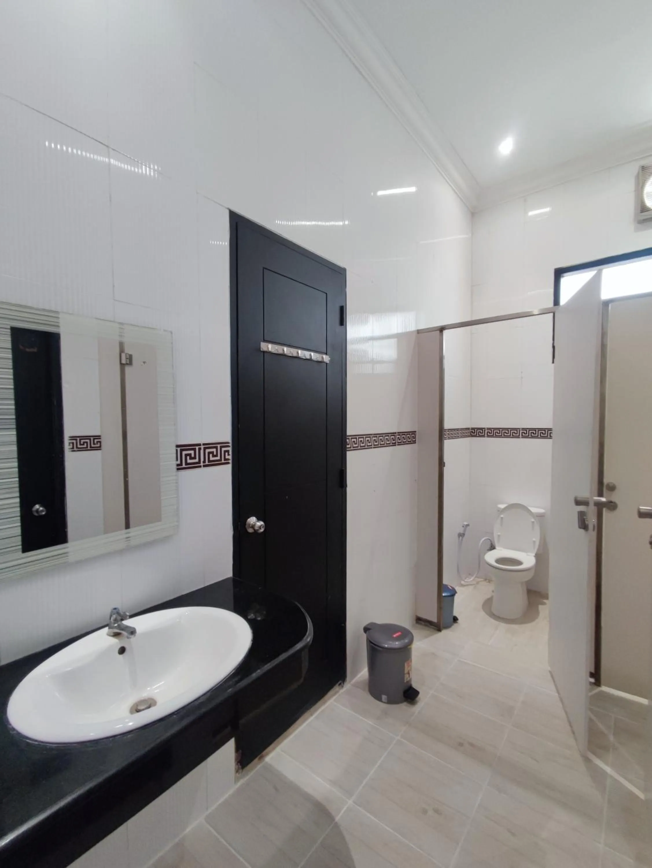 Shower in Fora Capsule Hostel Tuban Kuta Bali