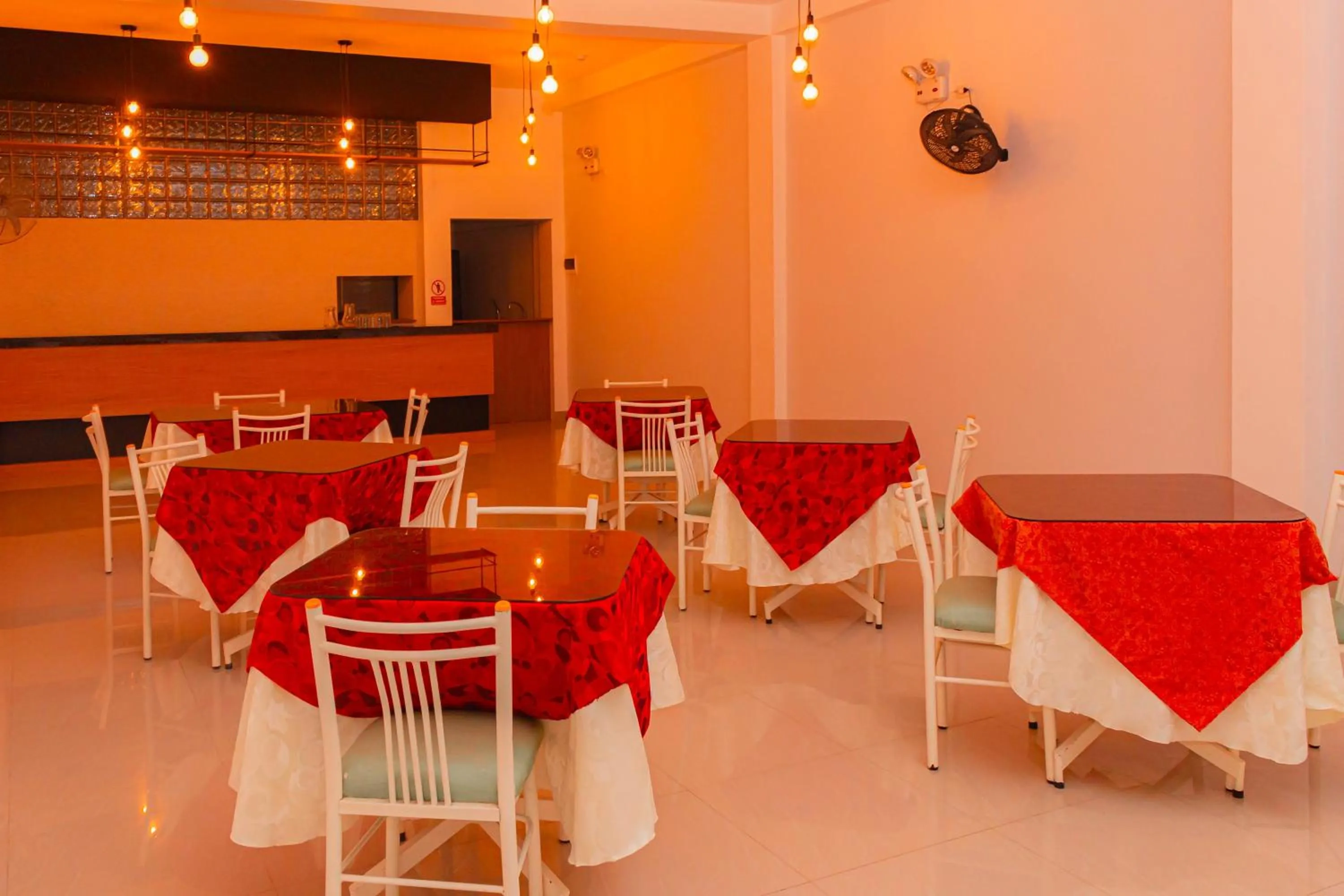 Restaurant/places to eat in Hotel Presidencial